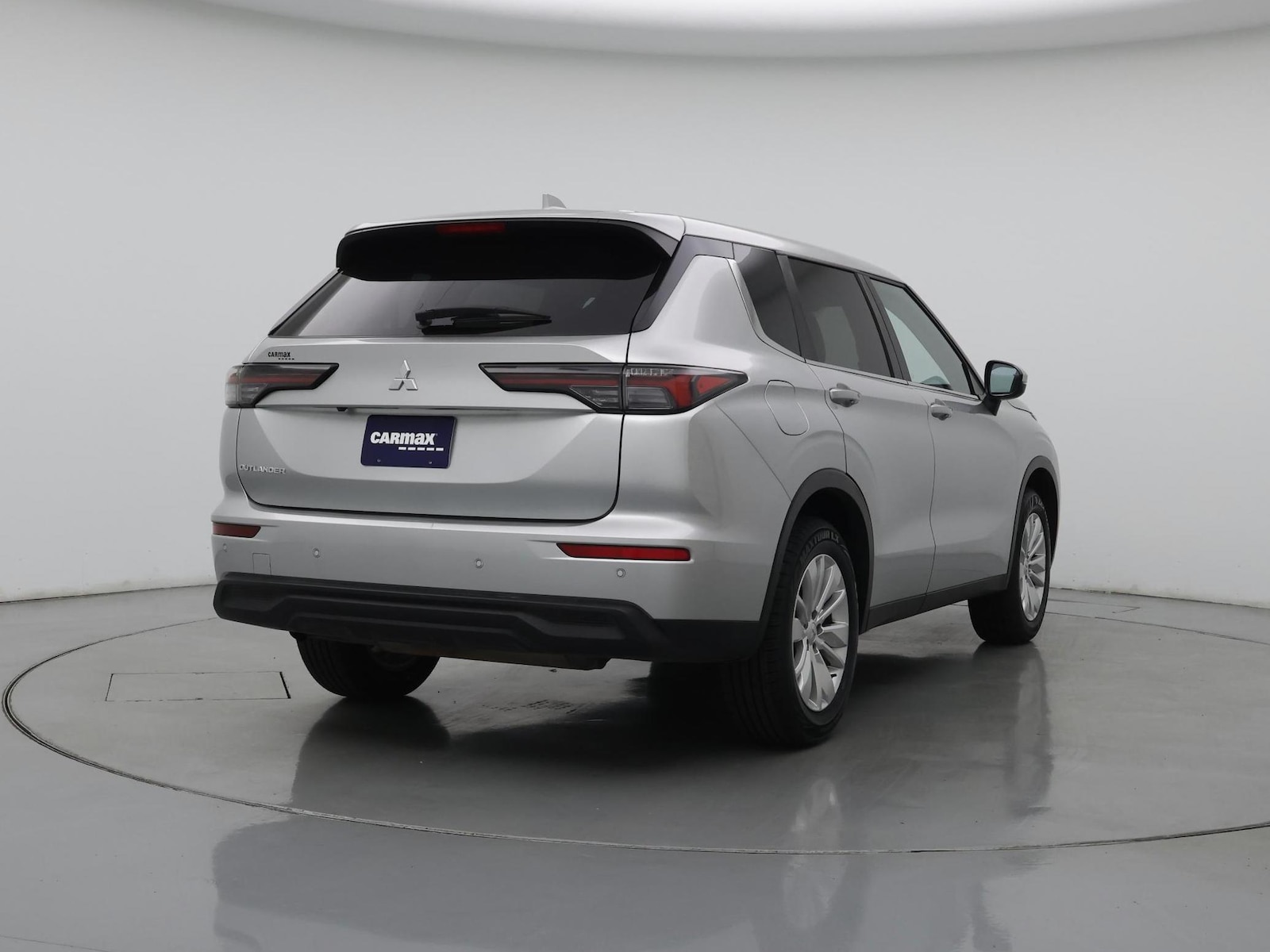 2025 Mitsubishi Outlander ES - Photo 9