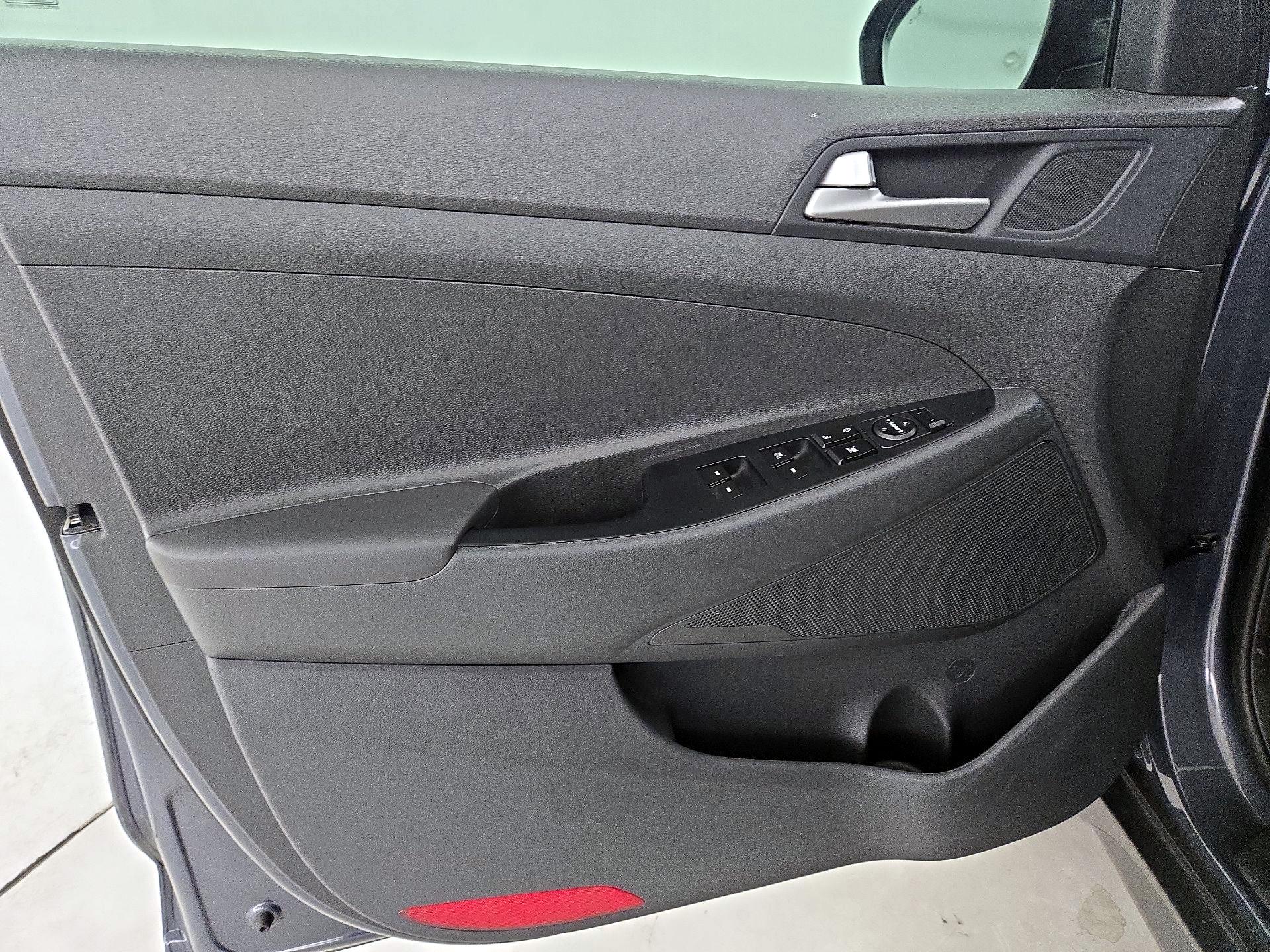 Thumbnail: 2020 Hyundai Tucson - 12