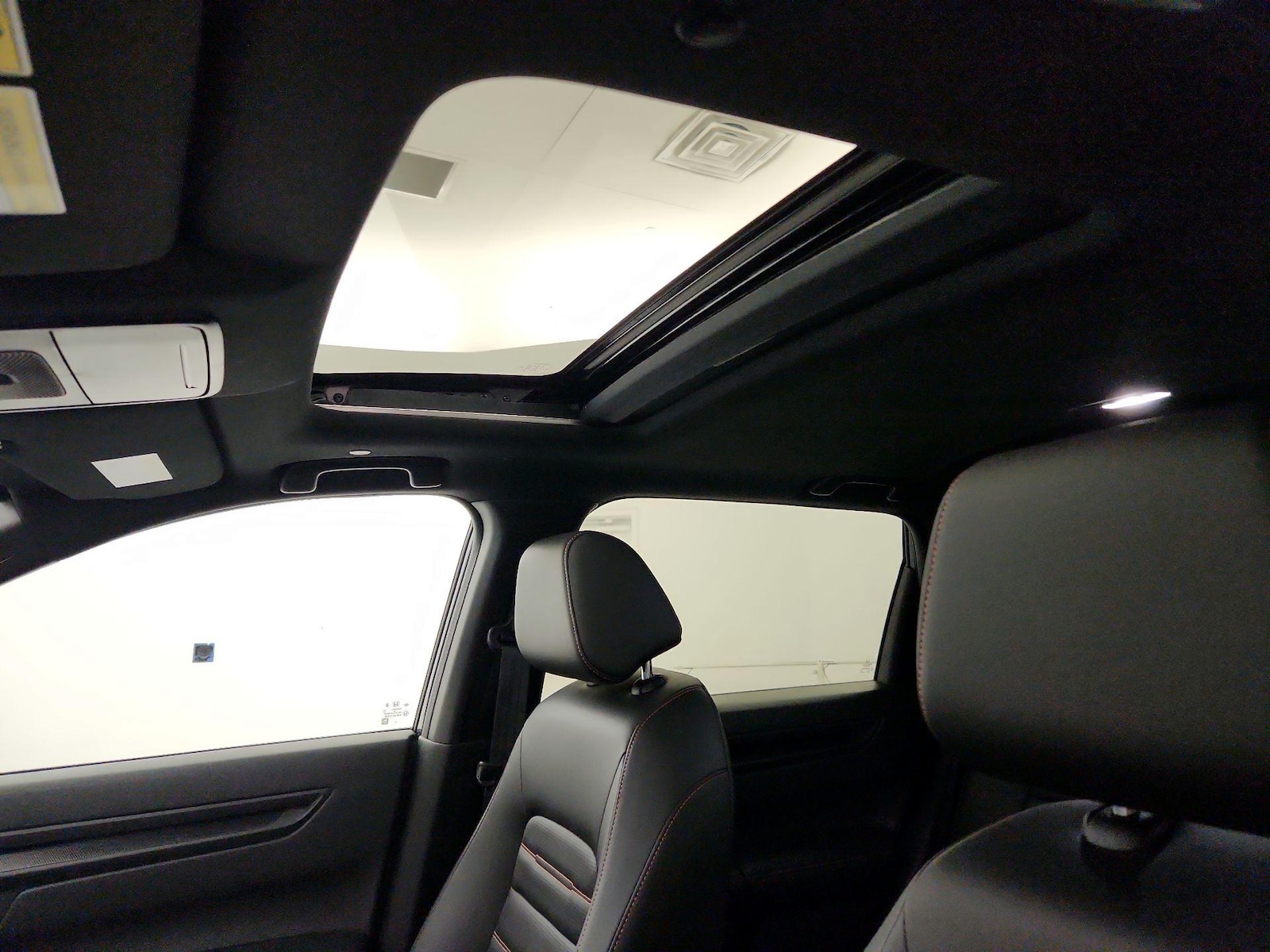 Sunroof(s) & Overhead Airbags