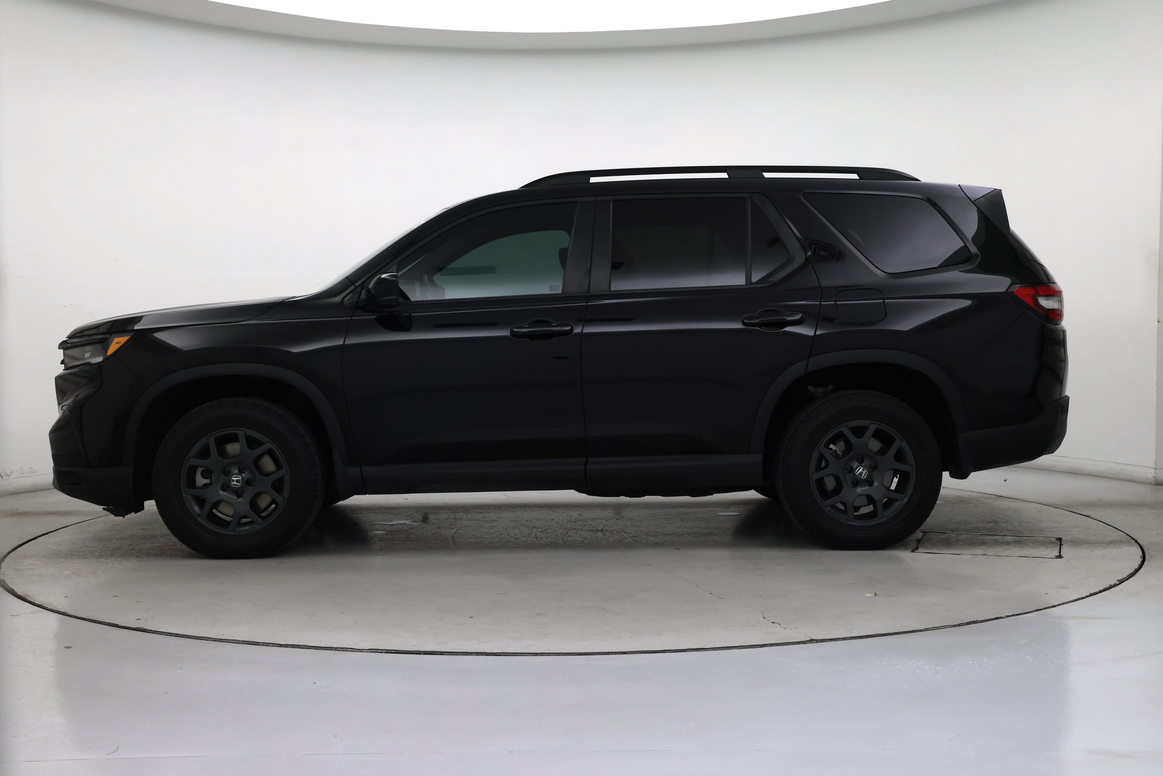 Thumbnail: 2024 Honda Pilot - 3