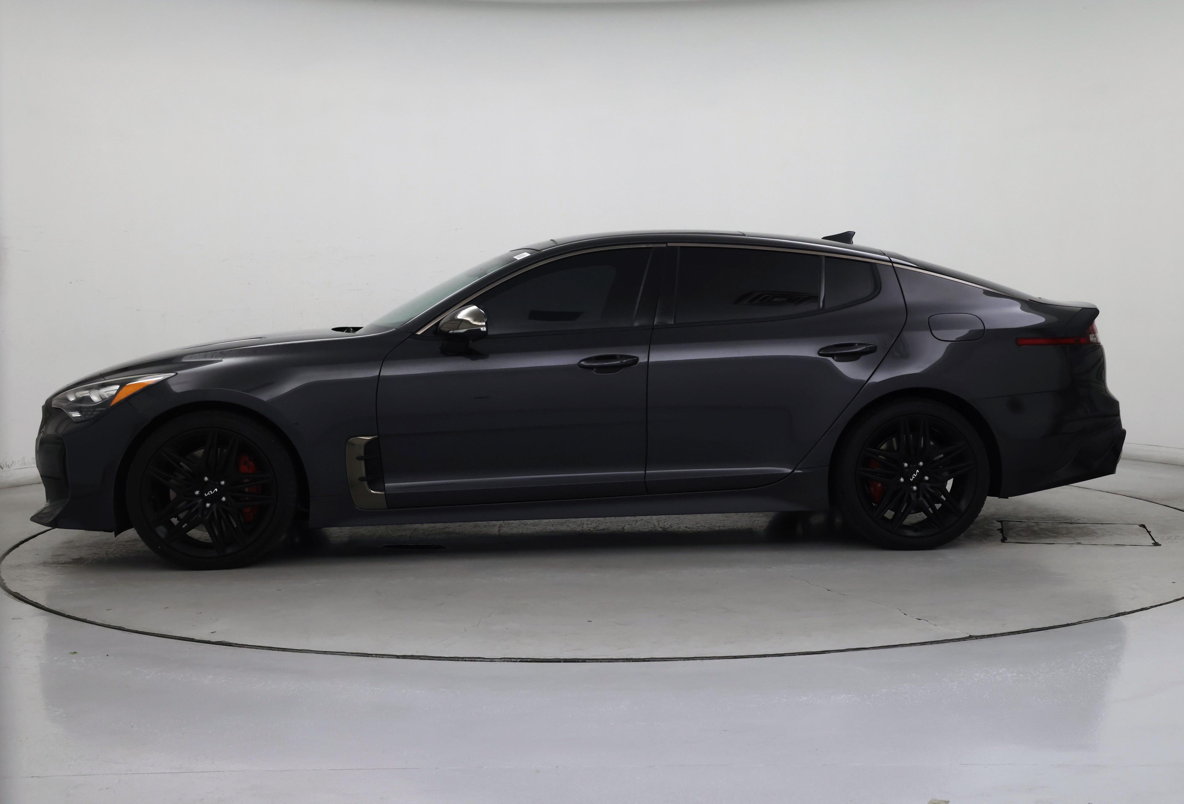 Thumbnail: 2023 Kia Stinger - 3