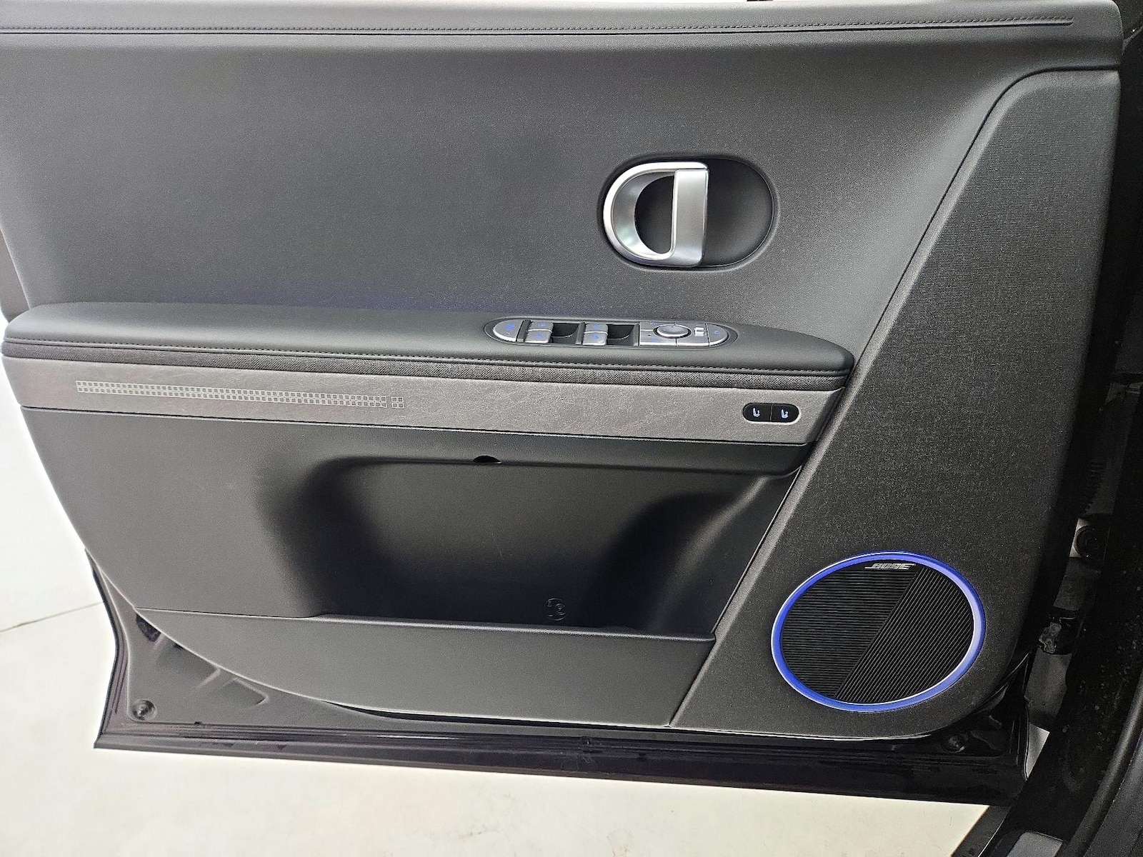 2024 Hyundai IONIQ 5 Limited - Photo 13