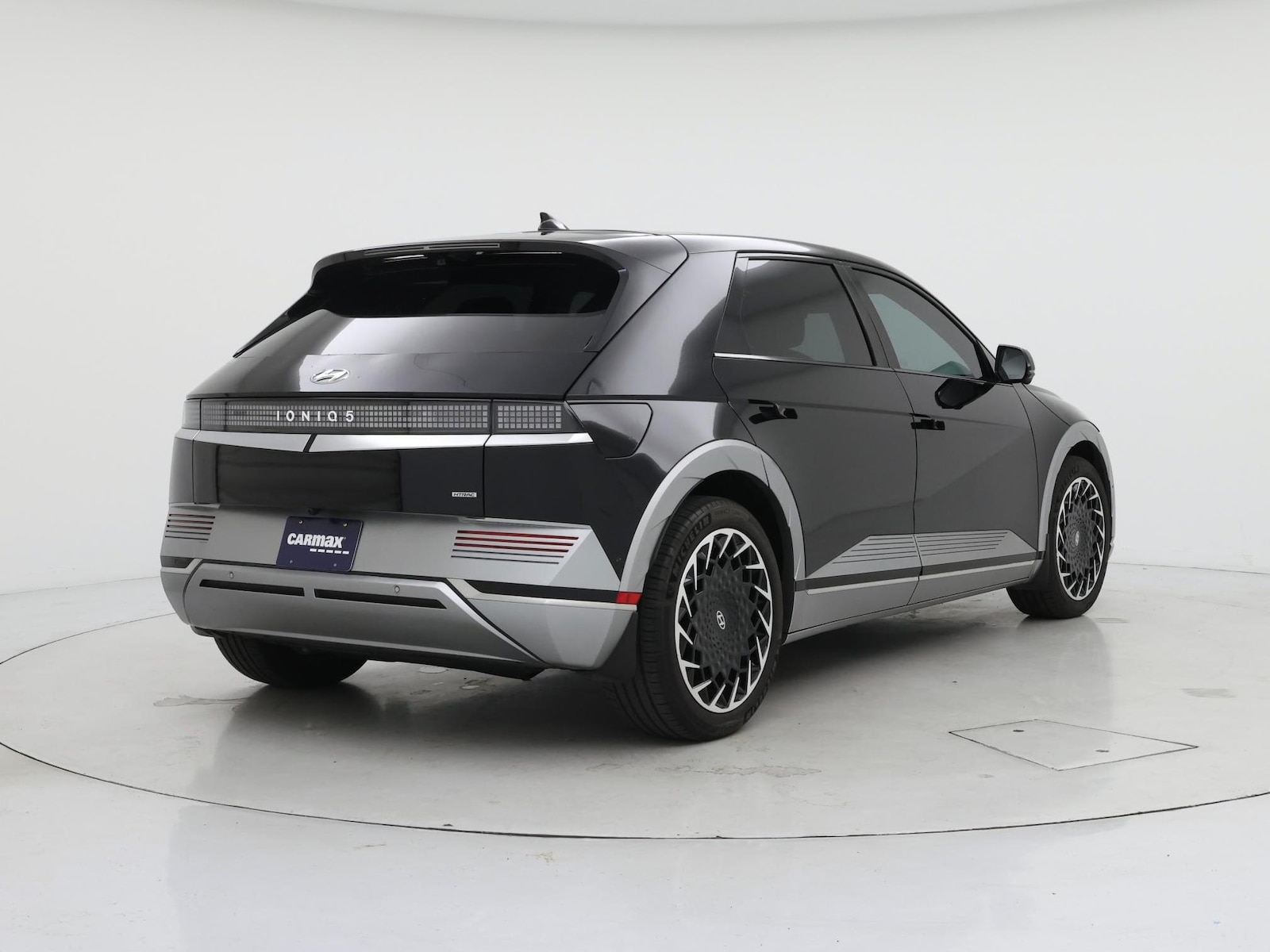 2024 Hyundai IONIQ 5 Limited - Photo 9