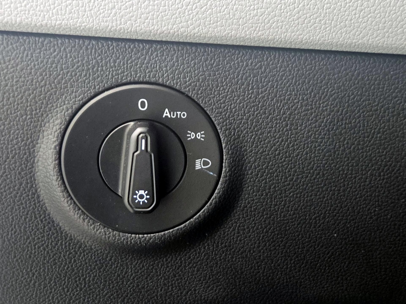 2022 Volkswagen Taos S - Photo 14