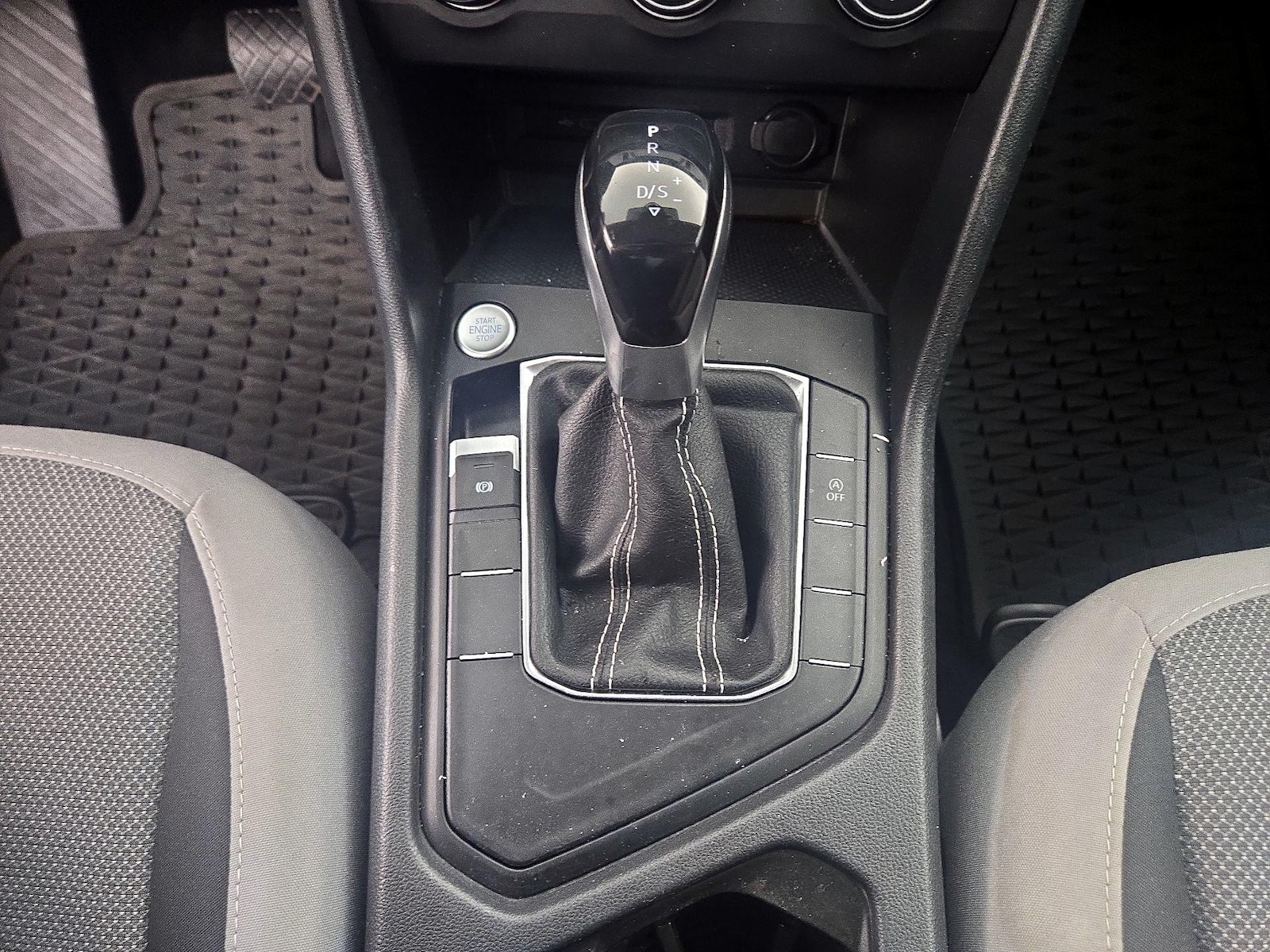 2022 Volkswagen Taos S - Photo 18