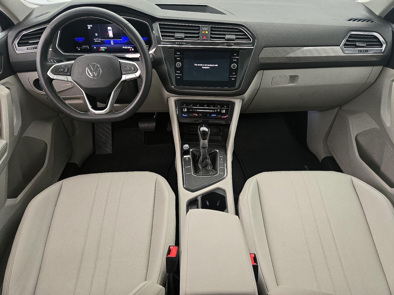 2023 Volkswagen Tiguan SE - Photo 10