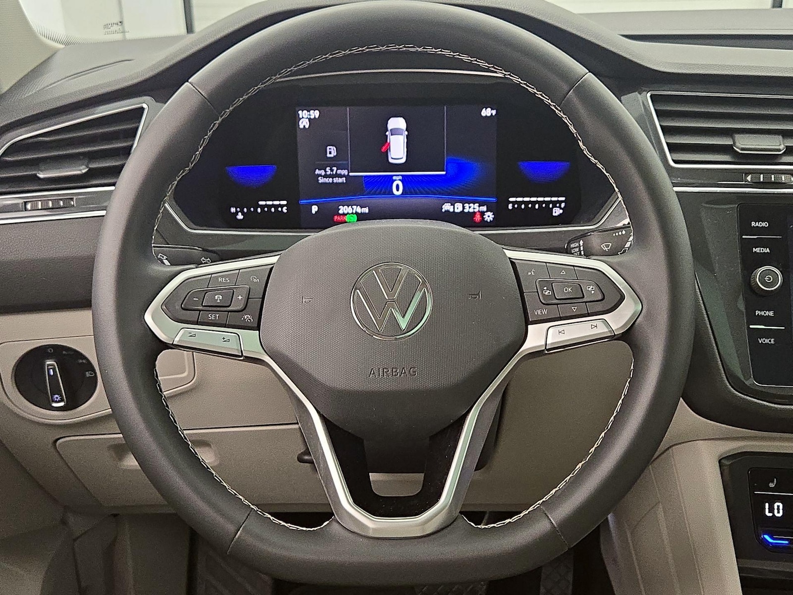 2023 Volkswagen Tiguan SE - Photo 11