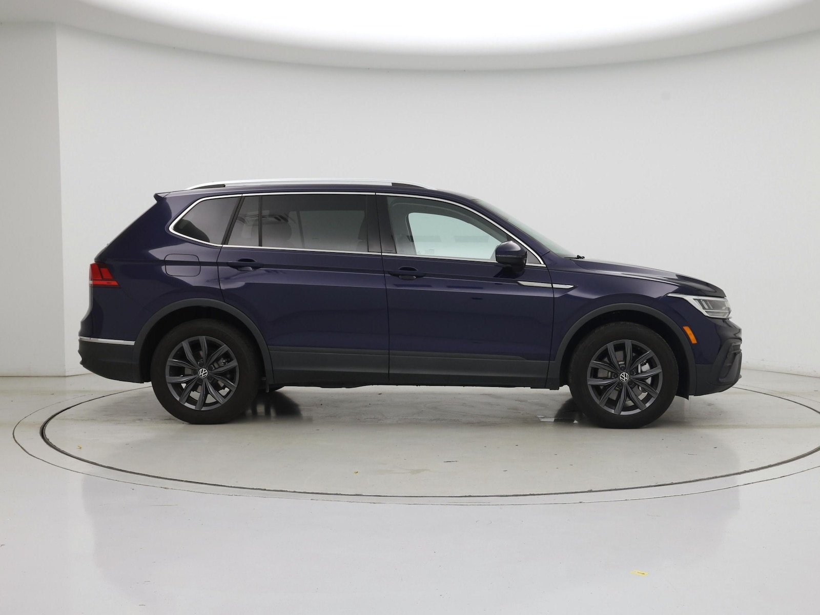 2023 Volkswagen Tiguan SE - Photo 8