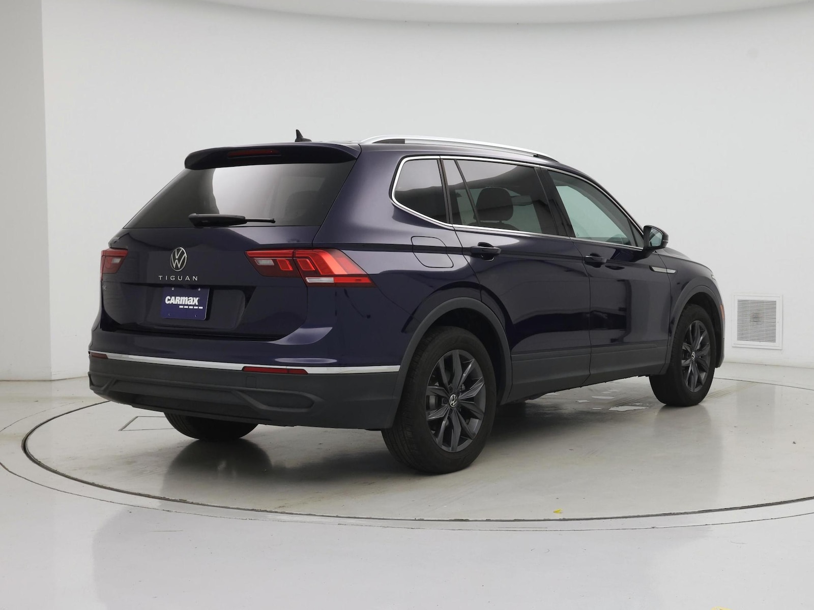 2023 Volkswagen Tiguan SE - Photo 9