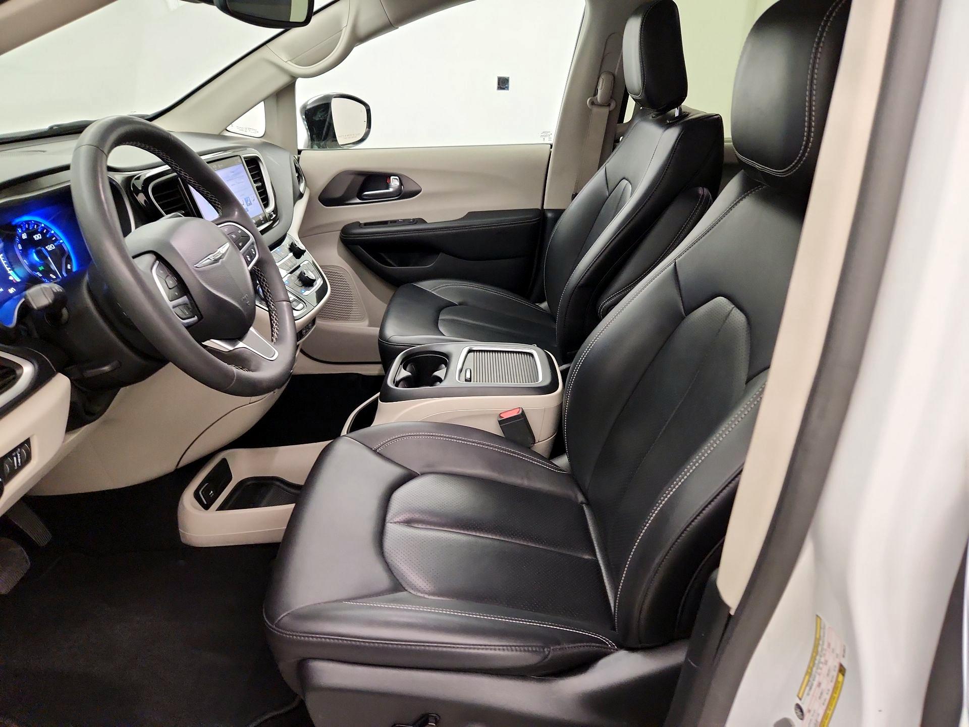 Thumbnail: 2024 Chrysler Pacifica - 11