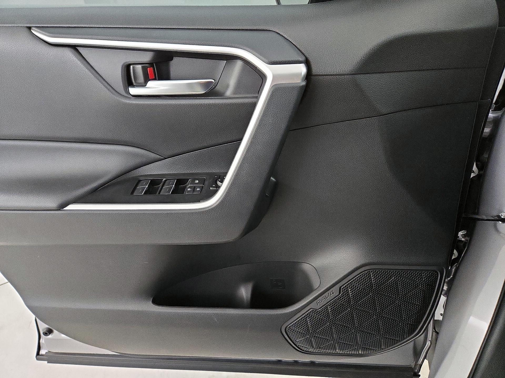 Thumbnail: 2024 Toyota RAV4 - 12