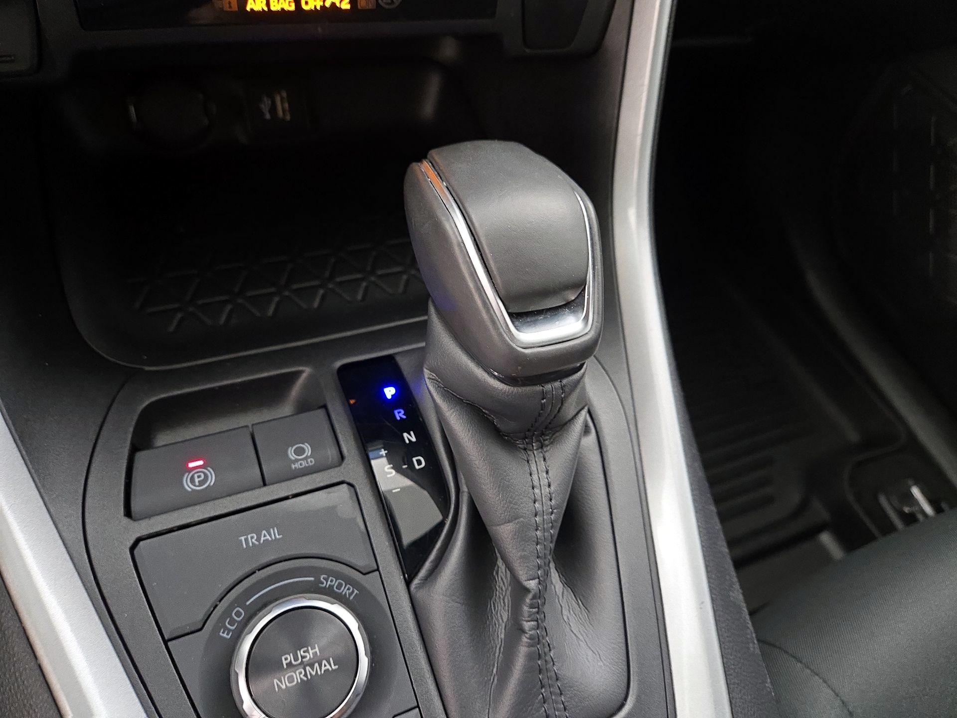 Thumbnail: 2024 Toyota RAV4 - 18