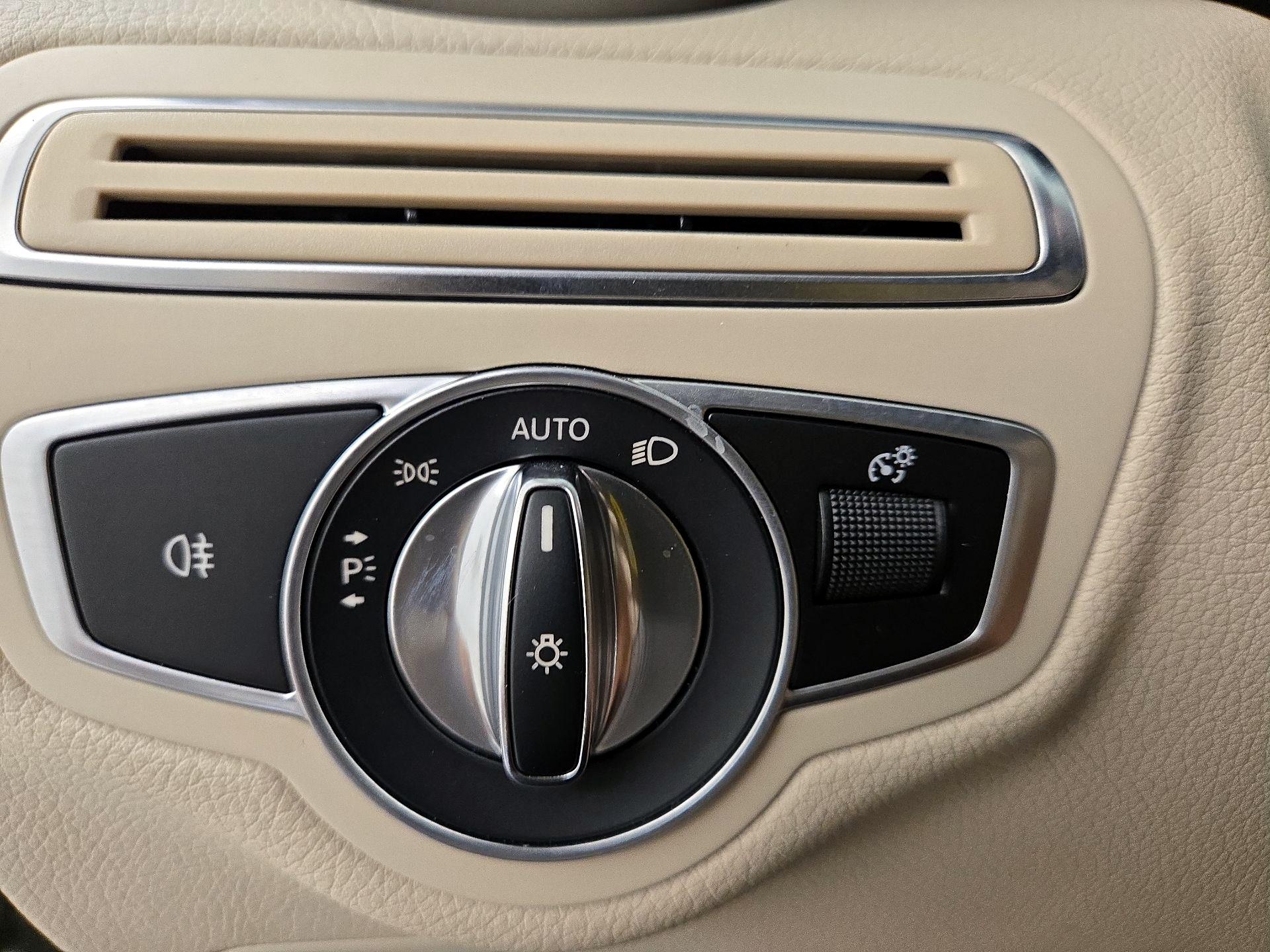 Thumbnail: 2019 Mercedes-Benz C-Class - 13