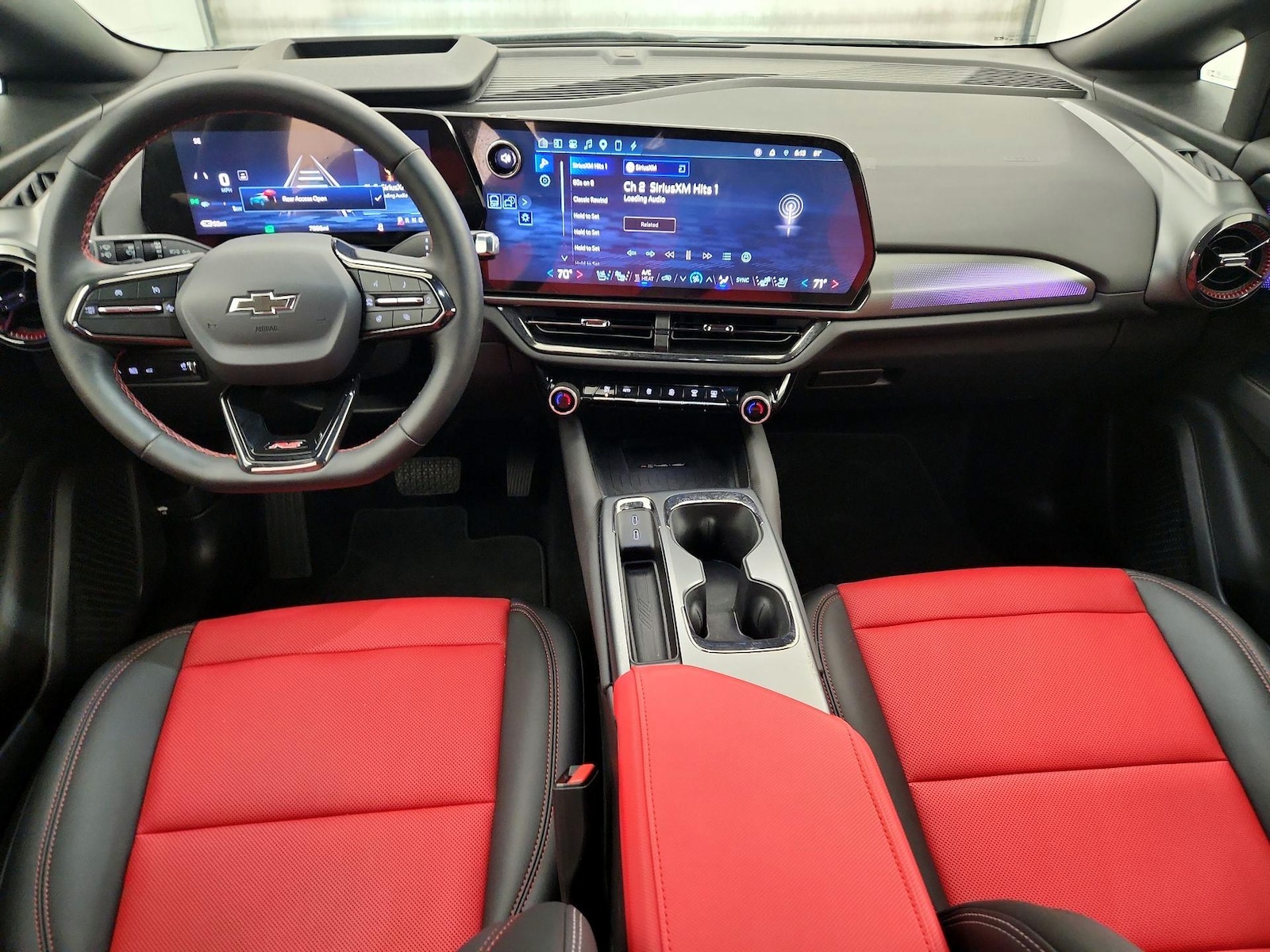 2025 Chevrolet Equinox EV RS - Photo 10