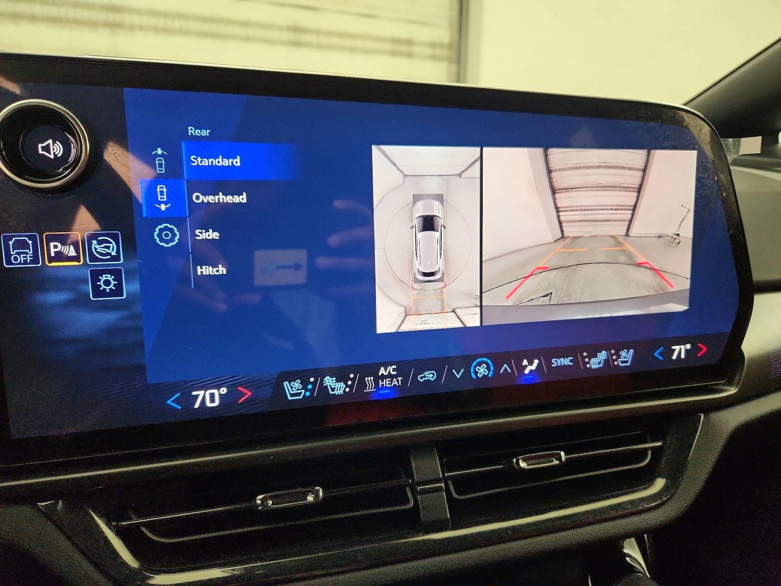 2025 Chevrolet Equinox EV RS - Photo 15
