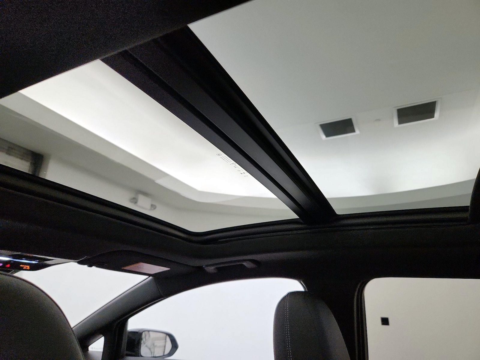 2025 Chevrolet Equinox EV RS - Photo 20