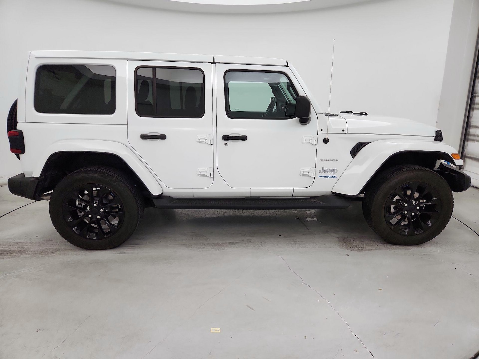 2022 Jeep Wrangler Unlimited Sahara 4XE - Photo 4