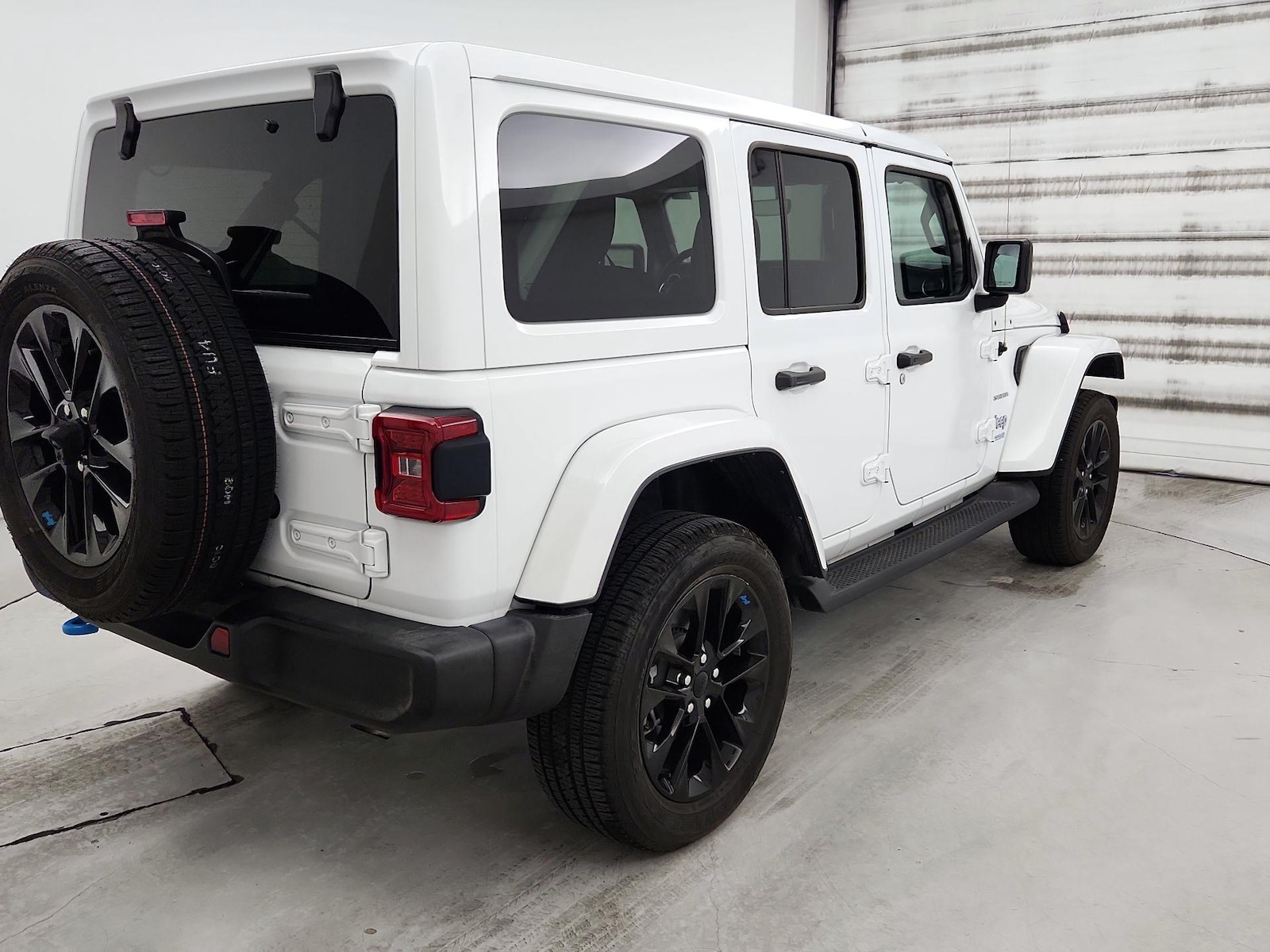 2022 Jeep Wrangler Unlimited Sahara 4XE - Photo 5