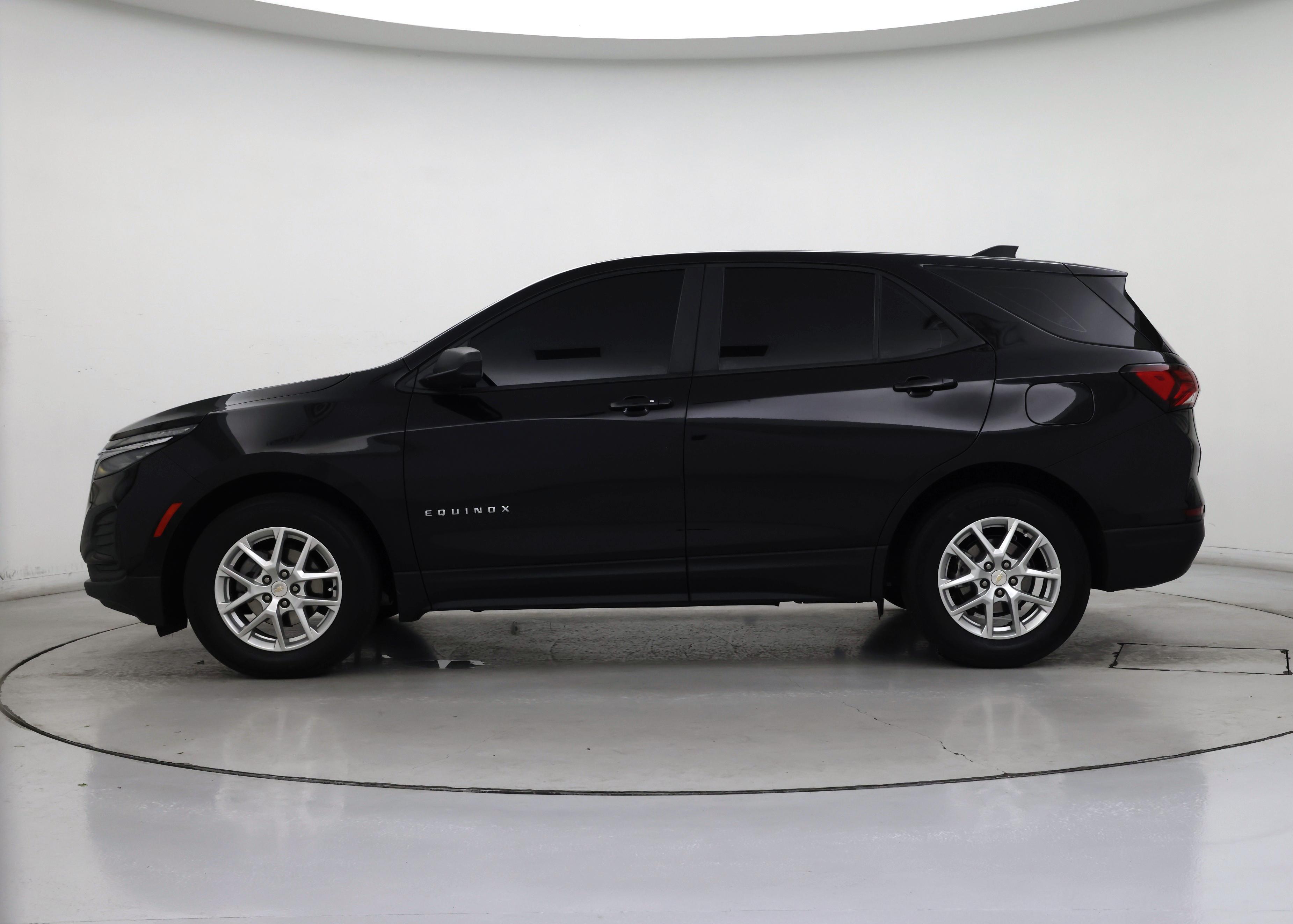 Thumbnail: 2023 Chevrolet Equinox - 3