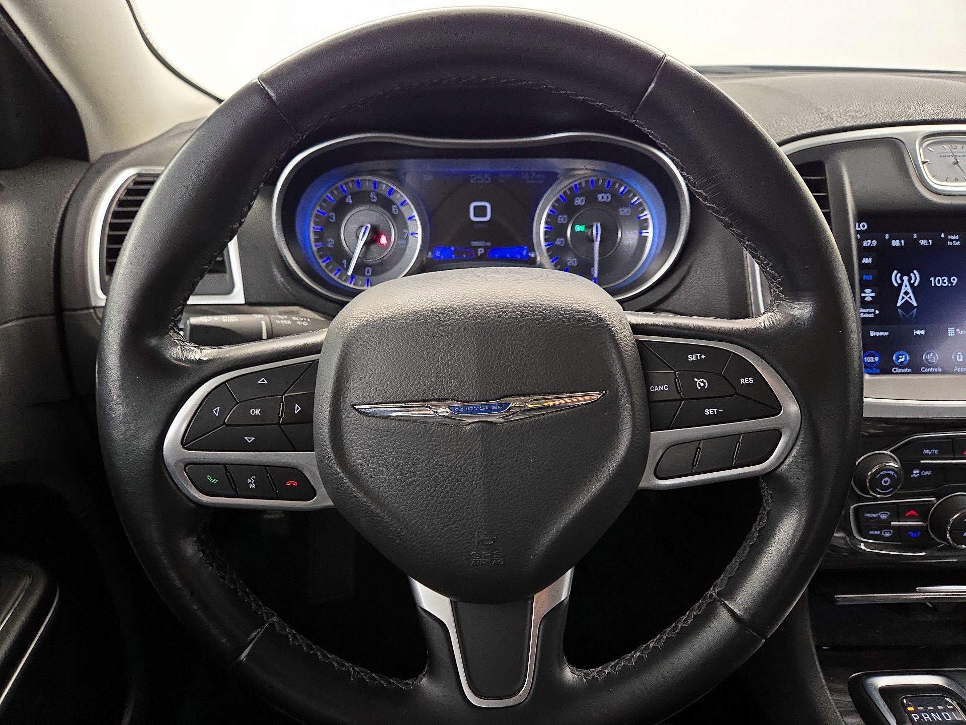 Thumbnail: 2022 Chrysler 300 - 10