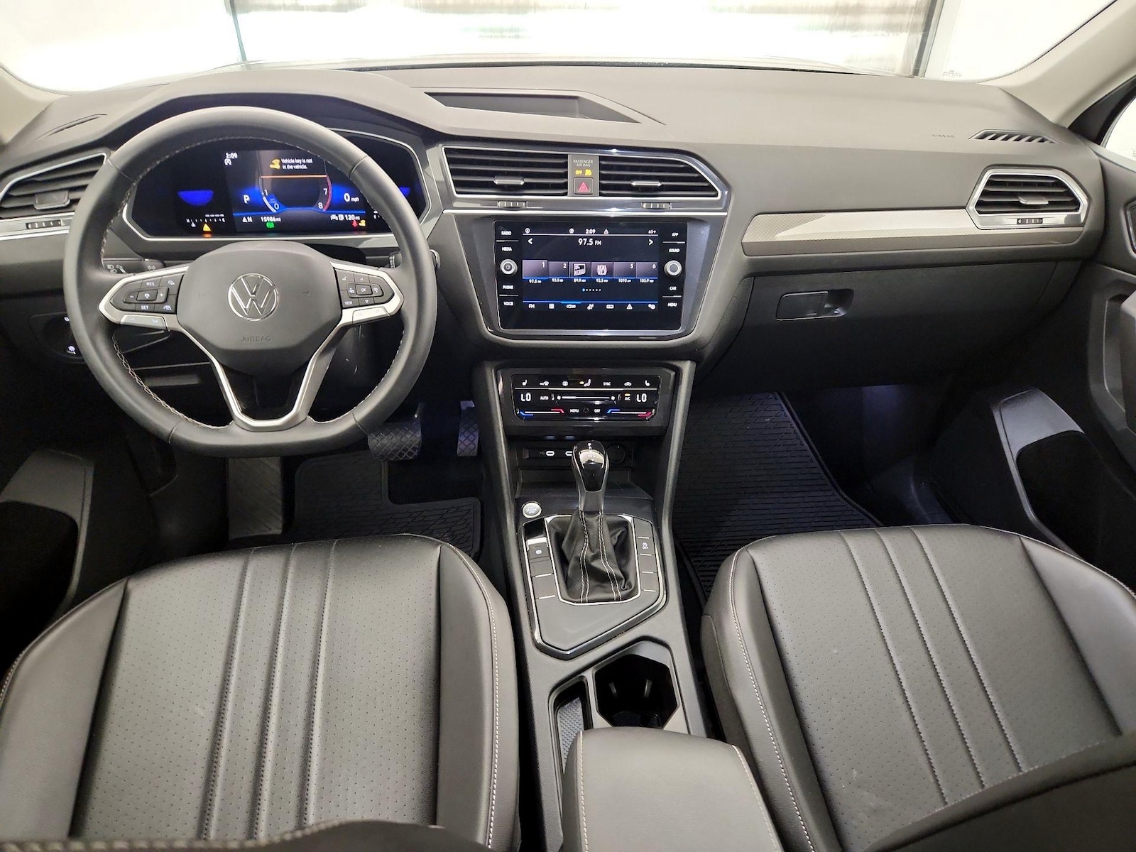 2022 Volkswagen Tiguan SE - Photo 10