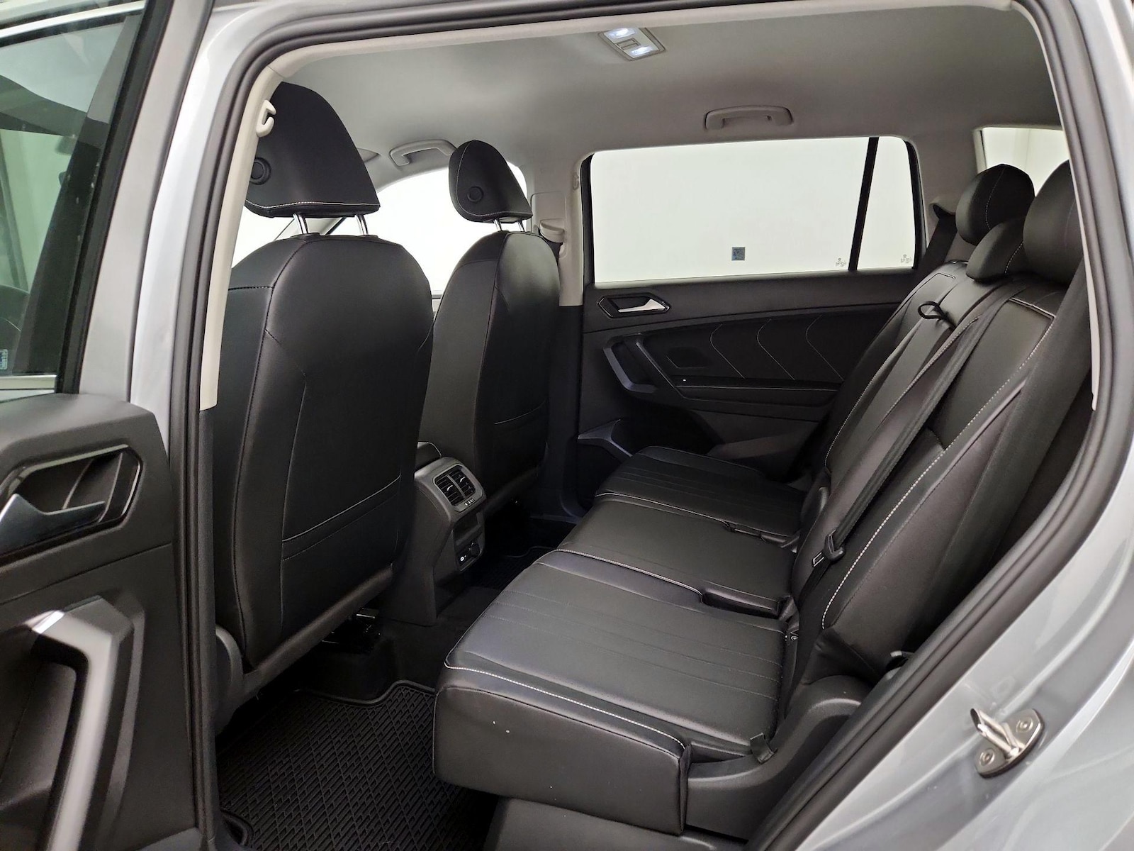 2022 Volkswagen Tiguan SE - Photo 20