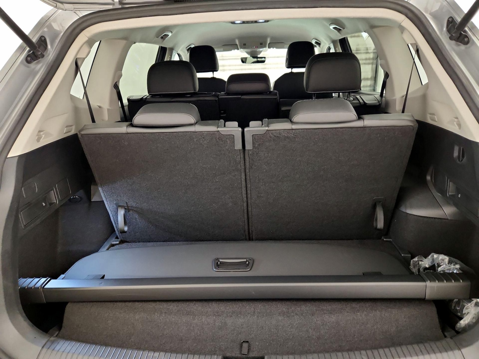 2022 Volkswagen Tiguan SE - Photo 22
