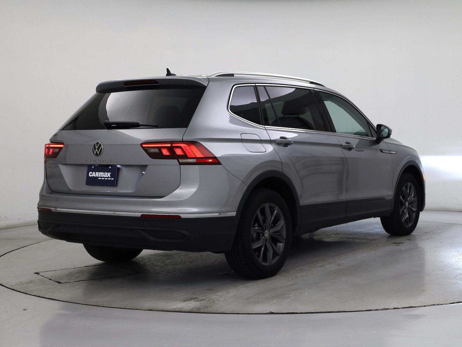 2022 Volkswagen Tiguan SE - Photo 9