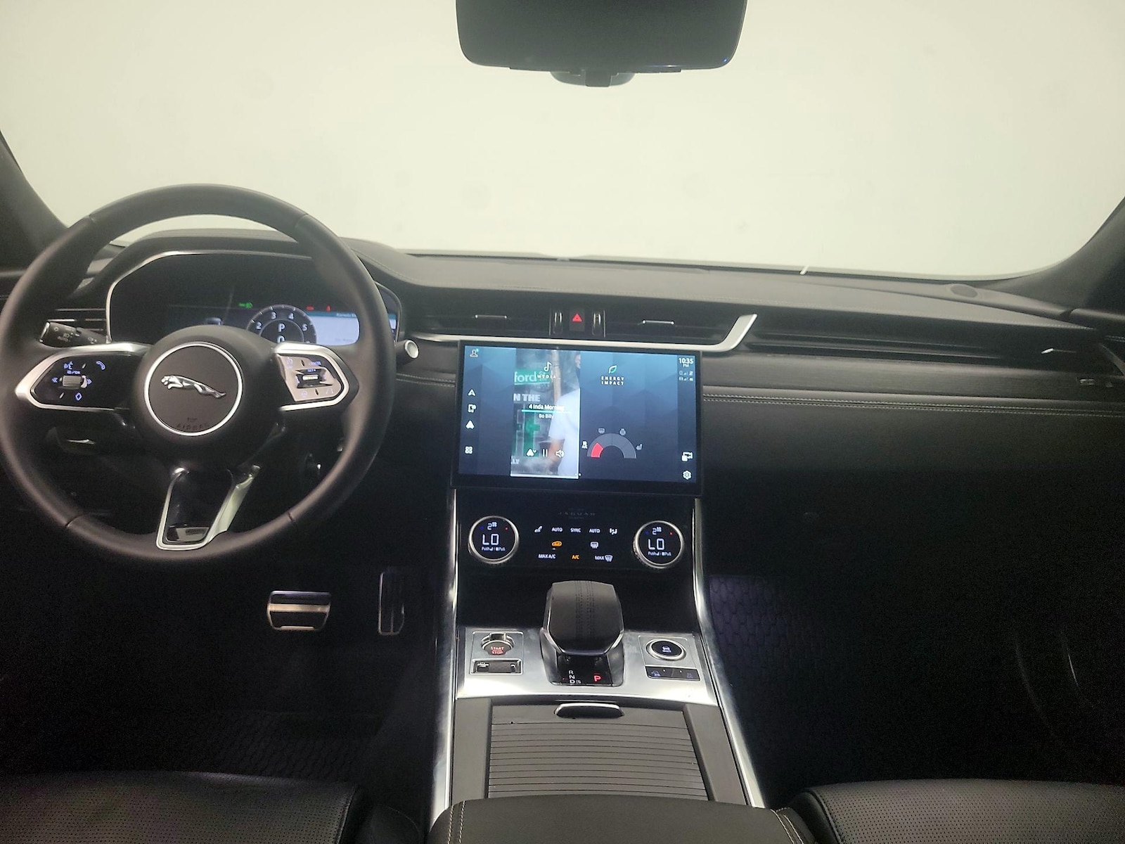 2024 Jaguar XF R-Dynamic SE - Photo 10