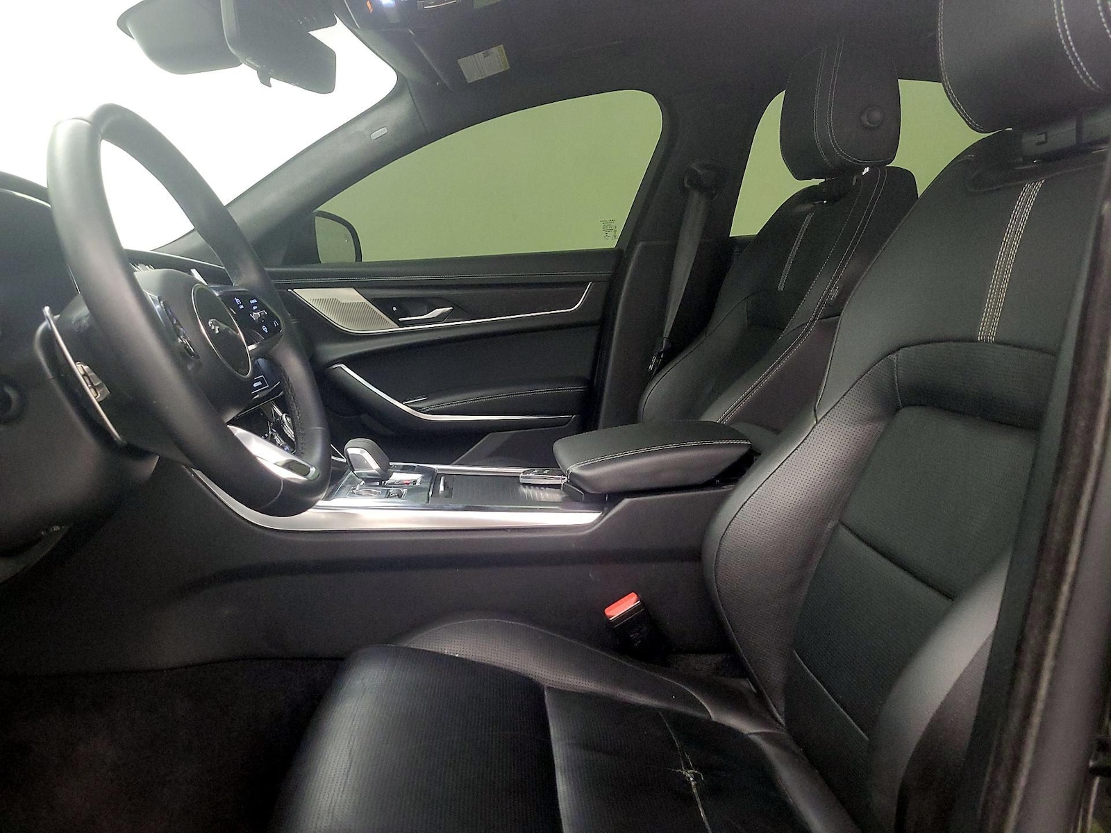 2024 Jaguar XF R-Dynamic SE - Photo 12