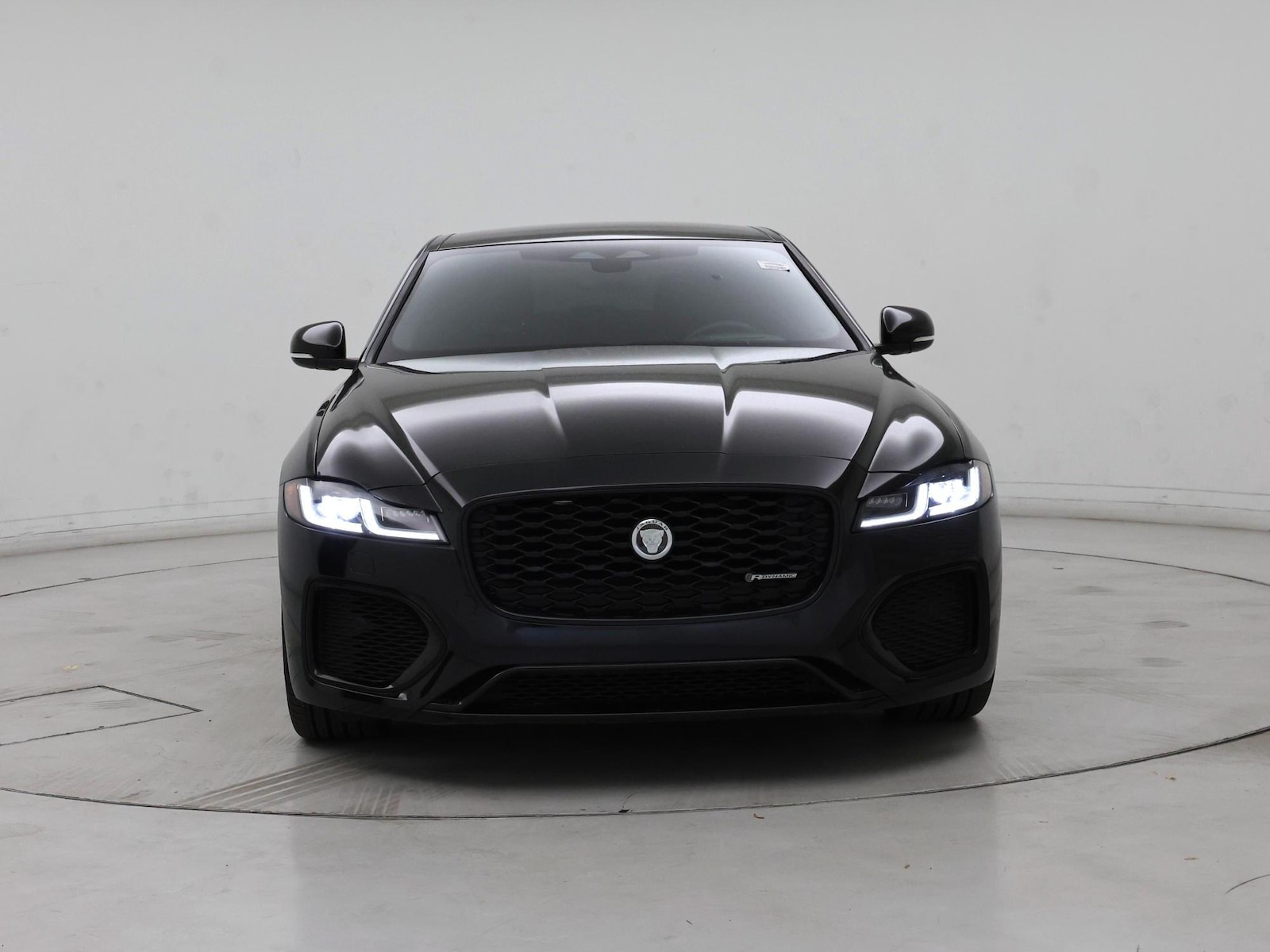 2024 Jaguar XF R-Dynamic SE - Photo 6