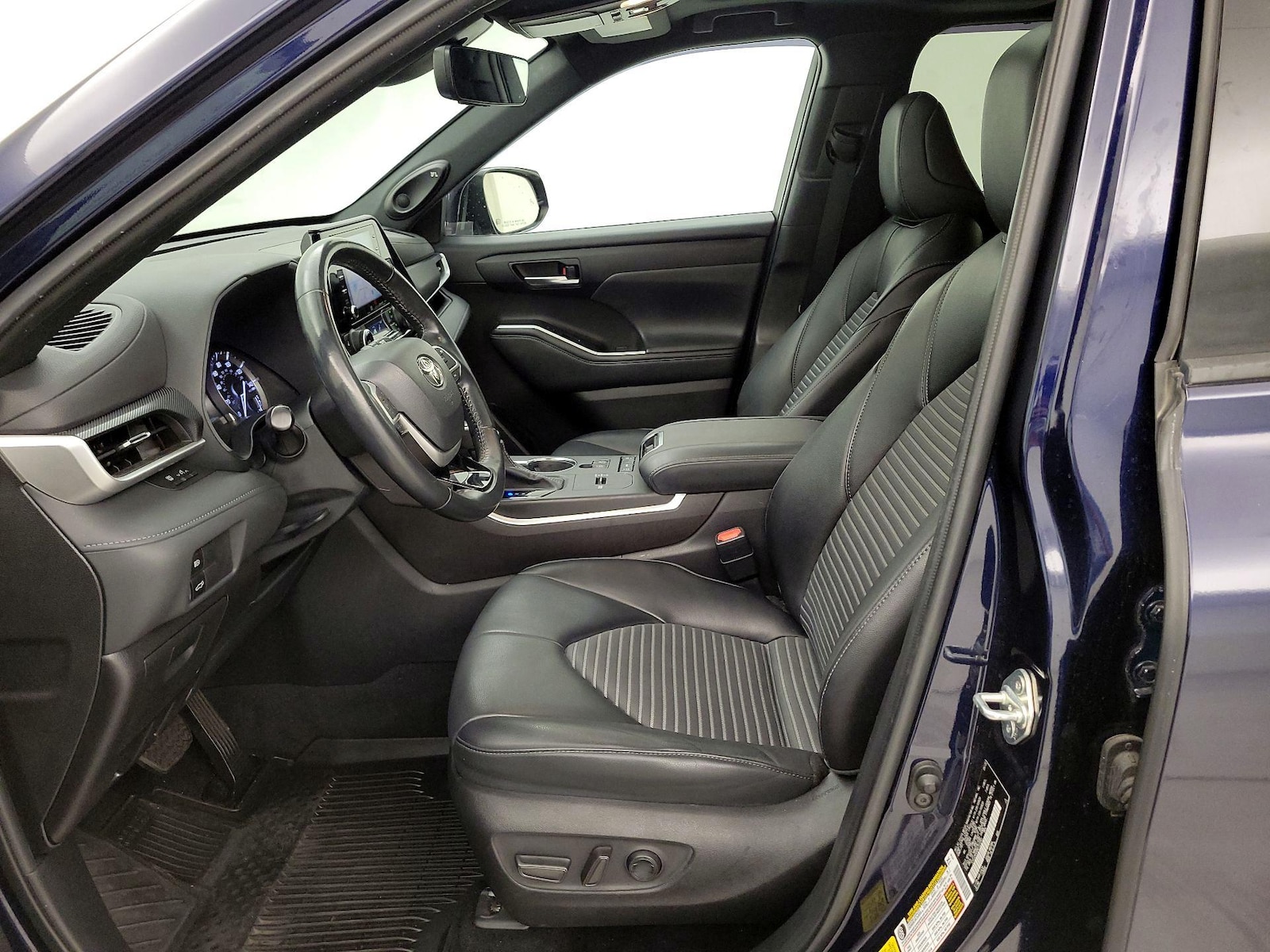 2022 Toyota Highlander XSE - Photo 12