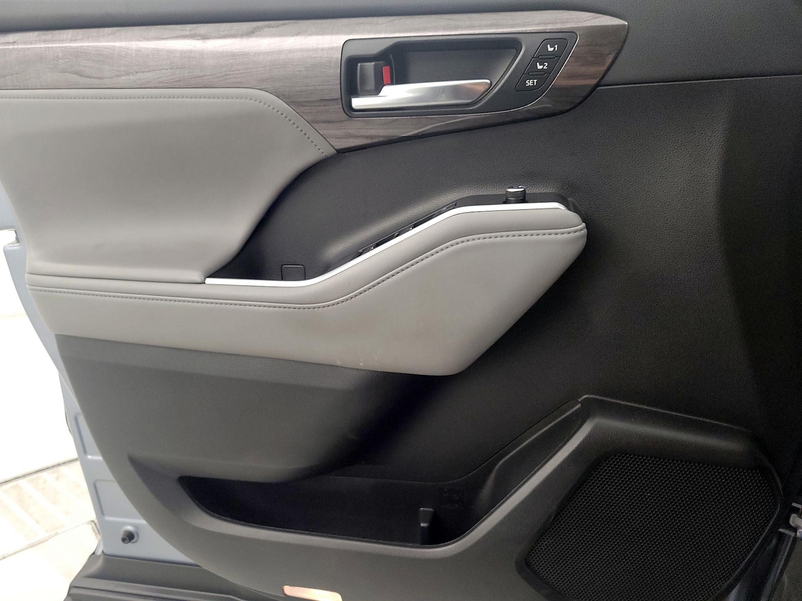 2022 Toyota Highlander Limited - Photo 13