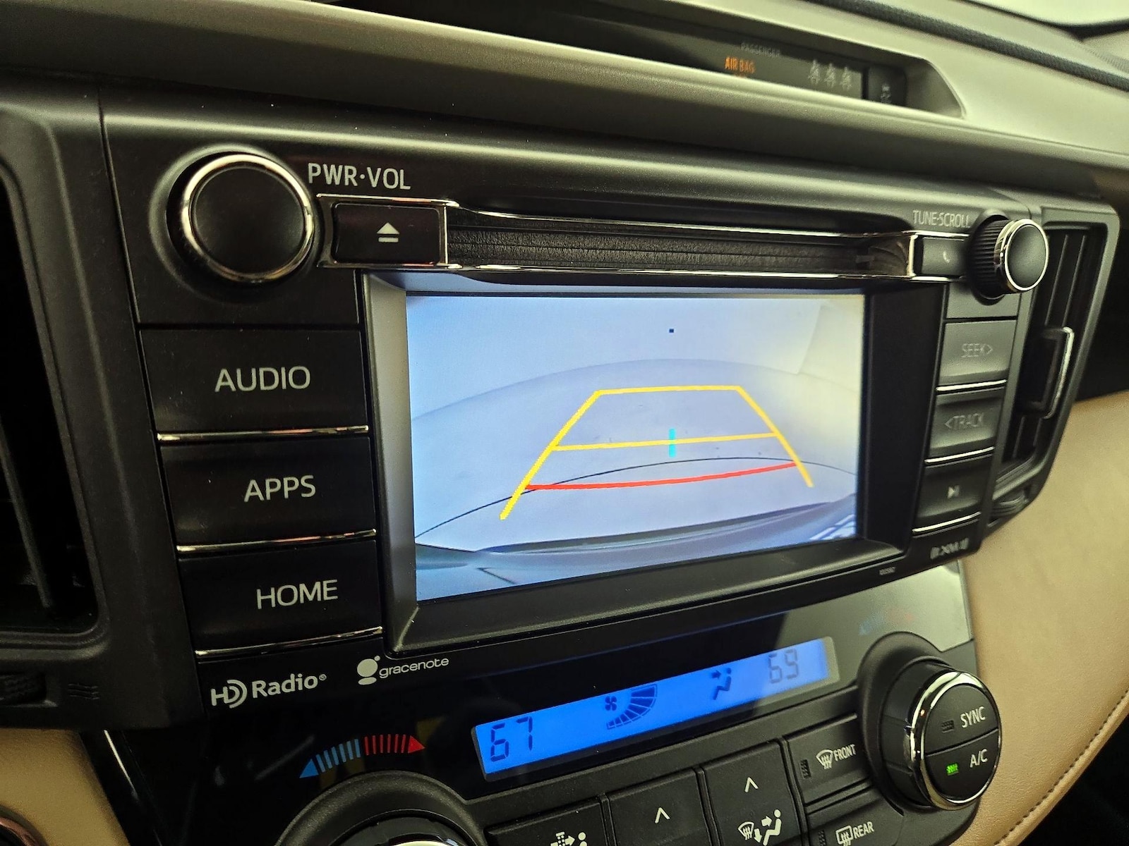 2018 Toyota RAV4 XLE - Photo 15