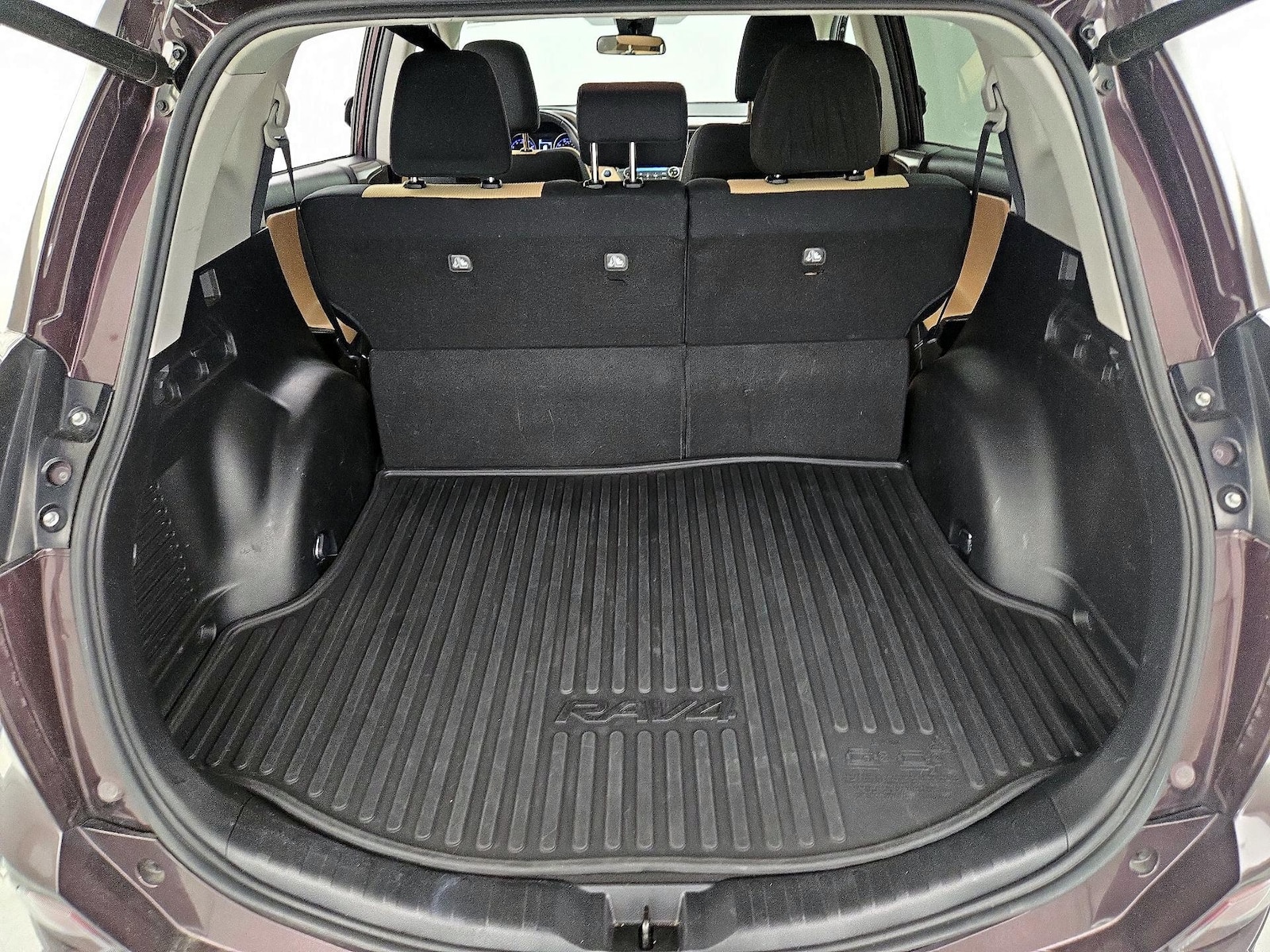 2018 Toyota RAV4 XLE - Photo 22