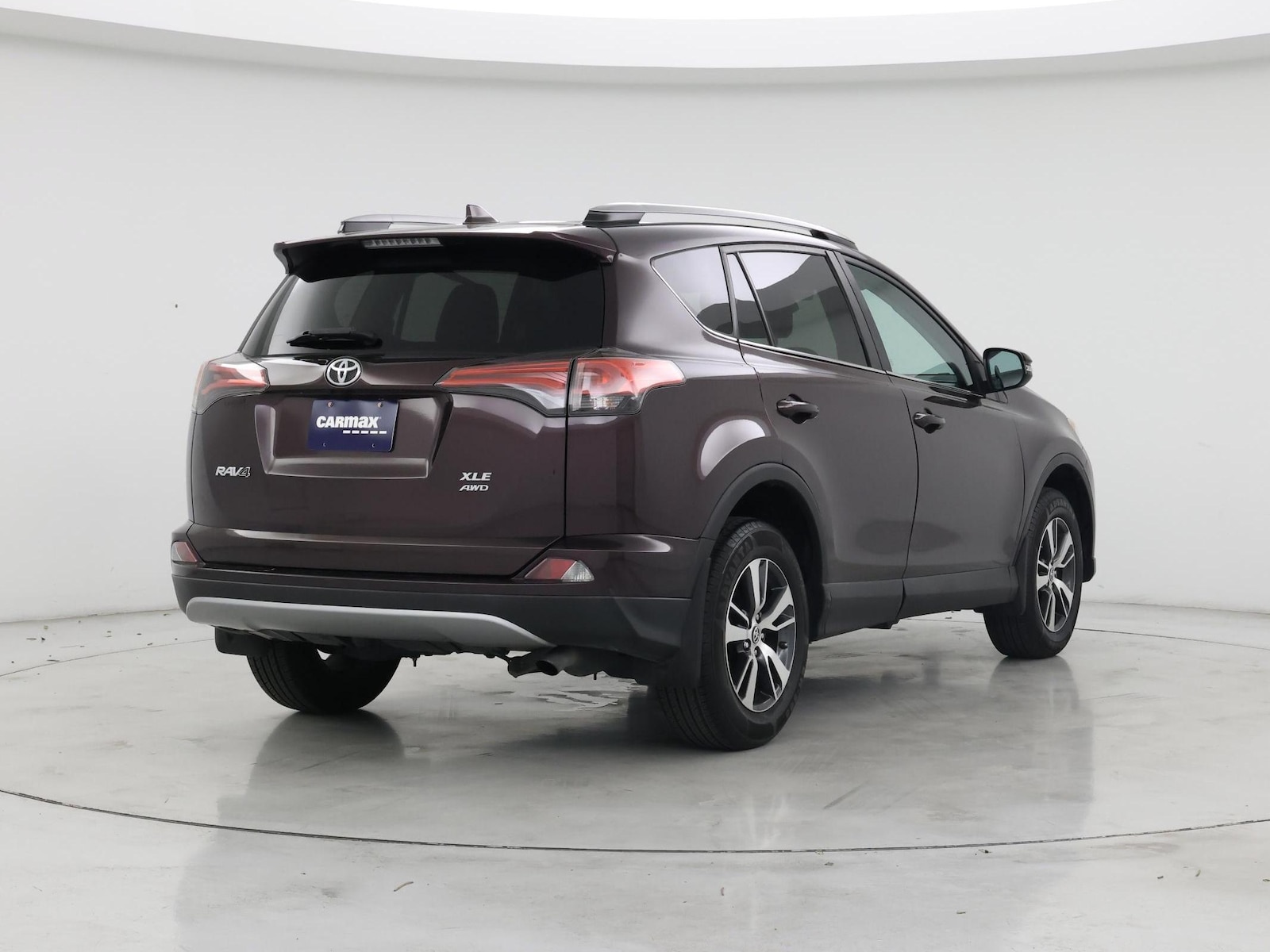 2018 Toyota RAV4 XLE - Photo 9