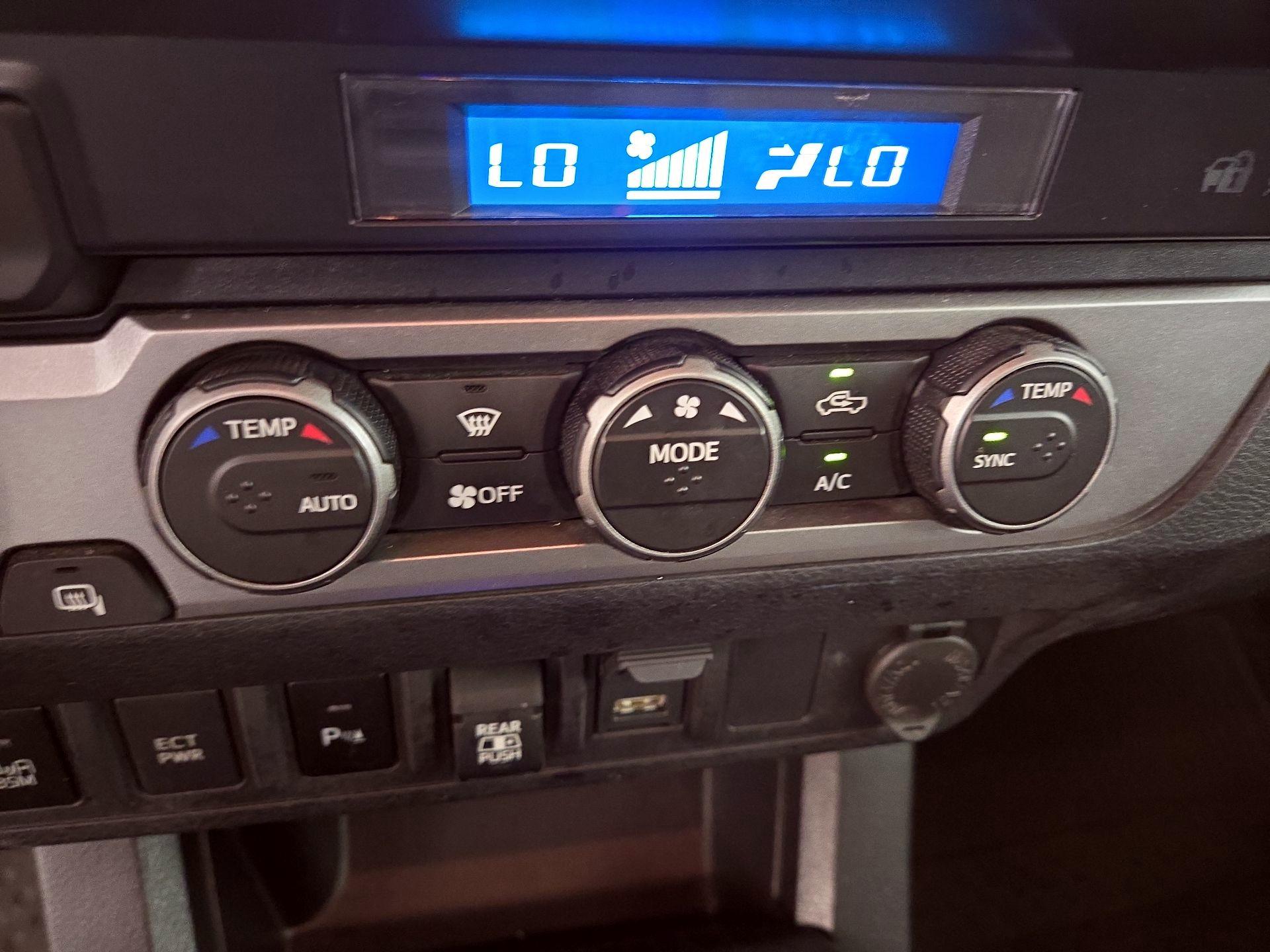 Thumbnail: 2022 Toyota Tacoma - 17