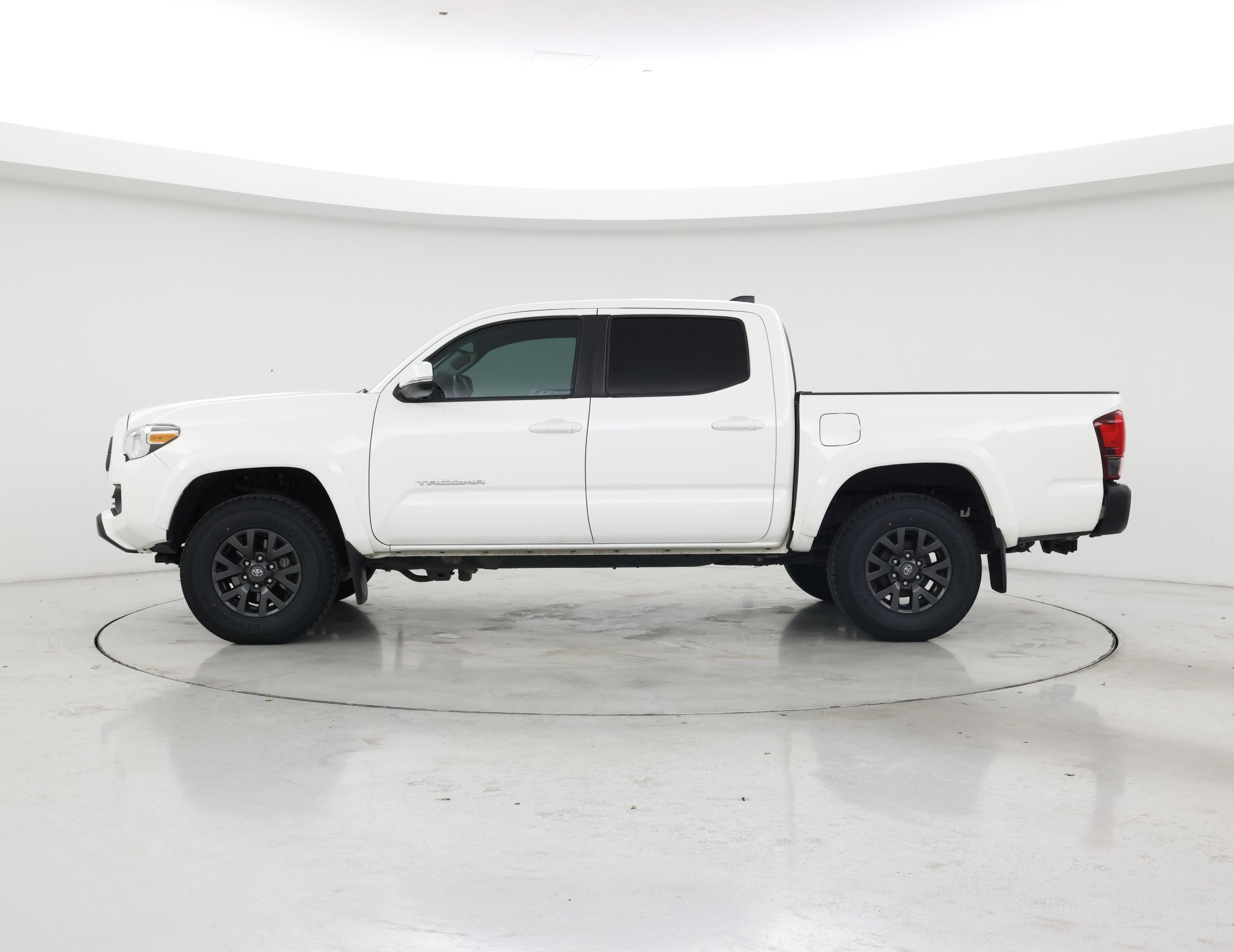 Thumbnail: 2022 Toyota Tacoma - 3