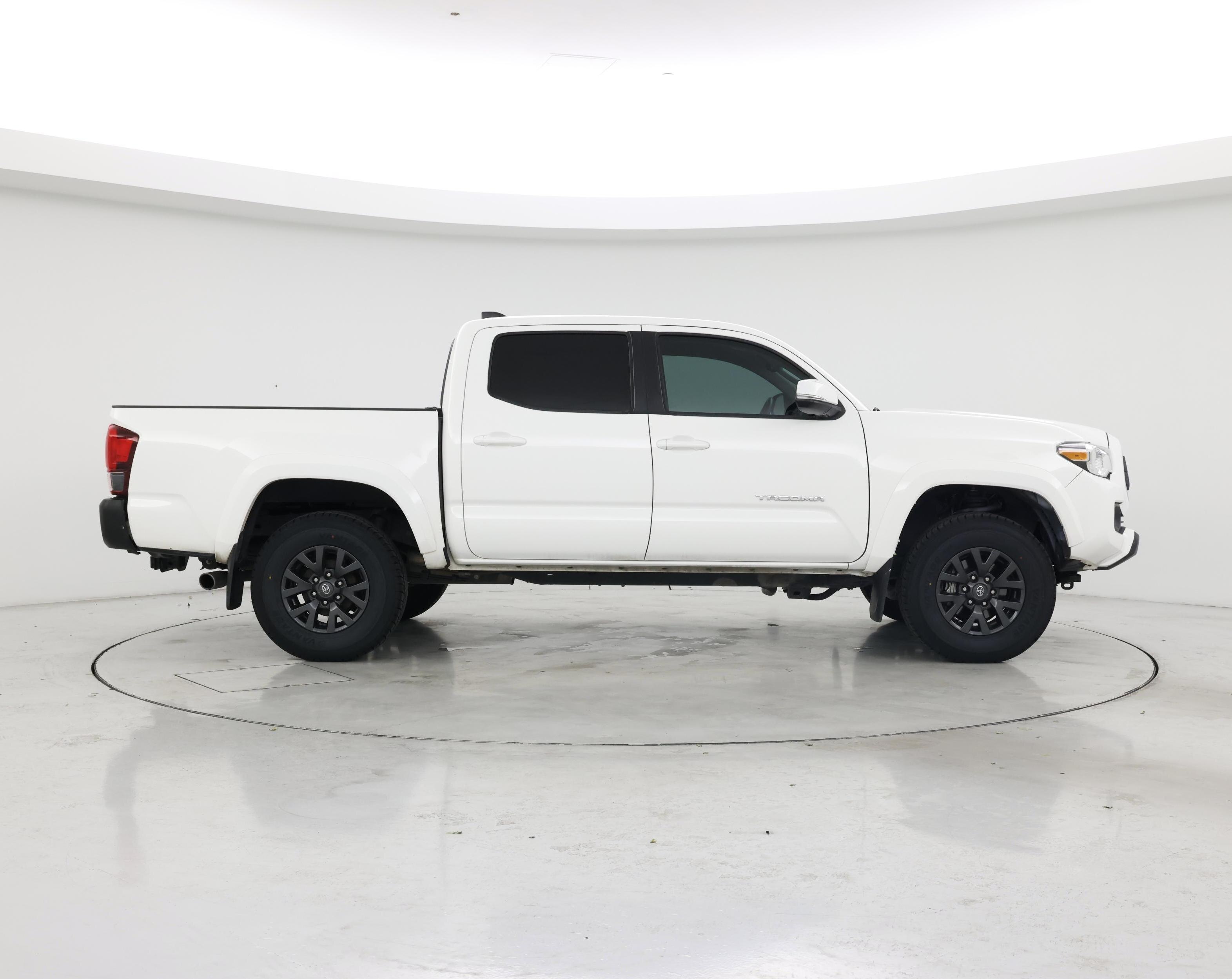 Thumbnail: 2022 Toyota Tacoma - 7