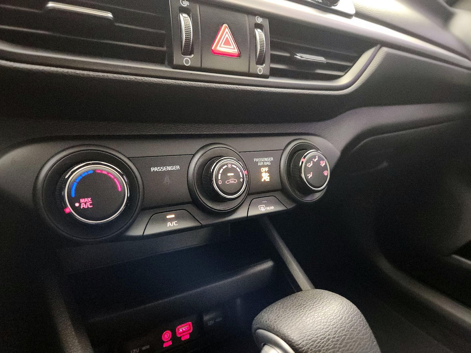 2021 Kia Forte LXS - Photo 17