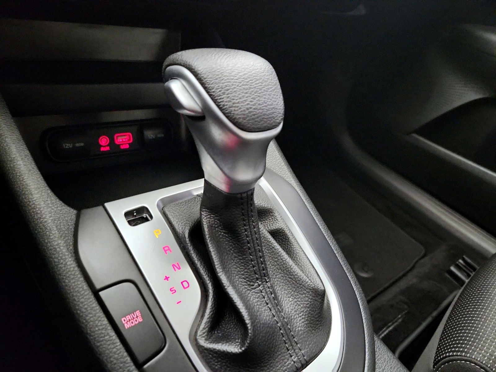 2021 Kia Forte LXS - Photo 18
