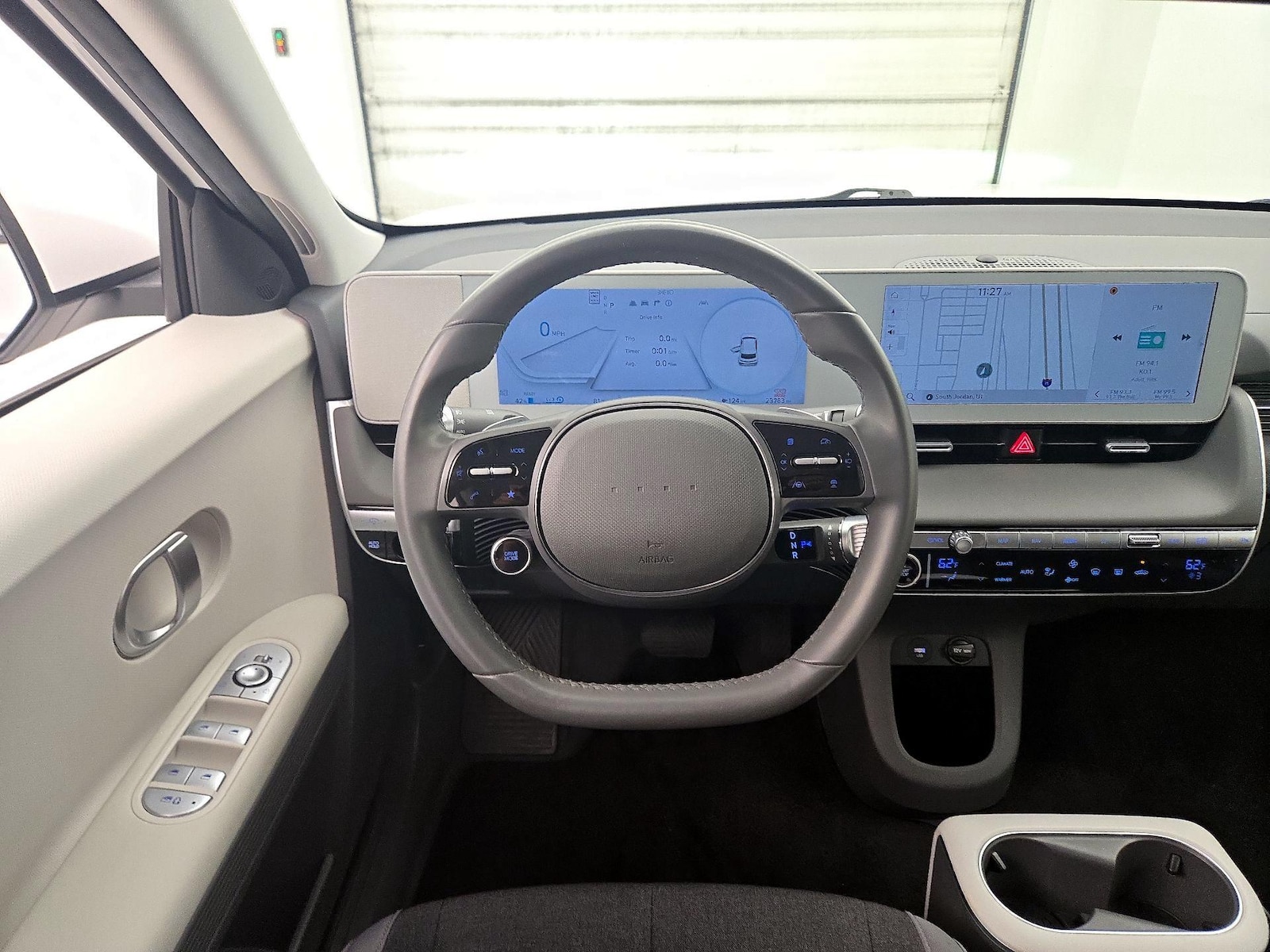 2024 Hyundai IONIQ 5 SE - Photo 11
