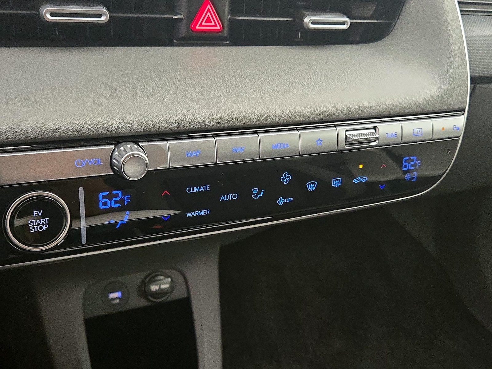 2024 Hyundai IONIQ 5 SE - Photo 18