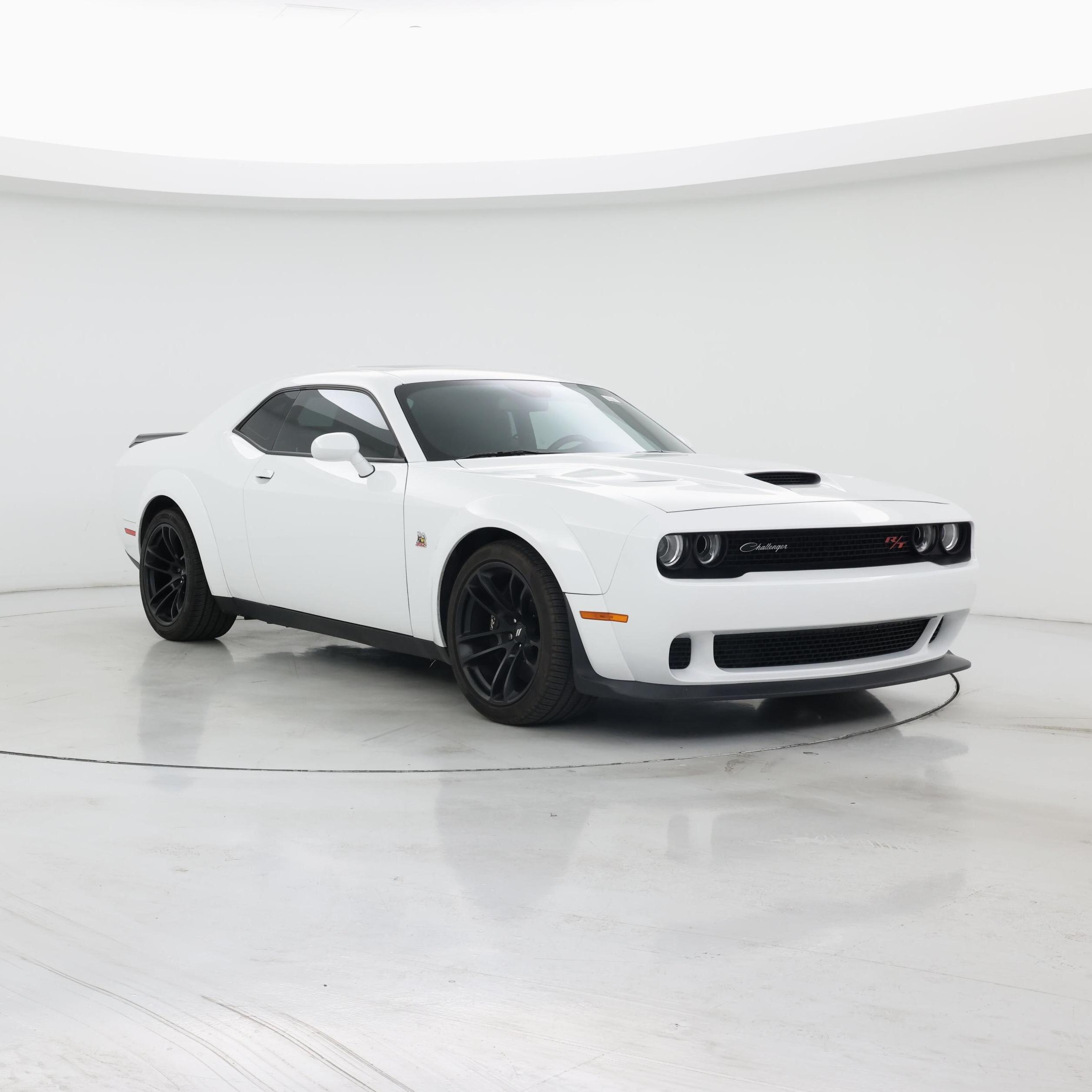 White 2023 Dodge Challenger Coupe Rear-Wheel Drive Automatic