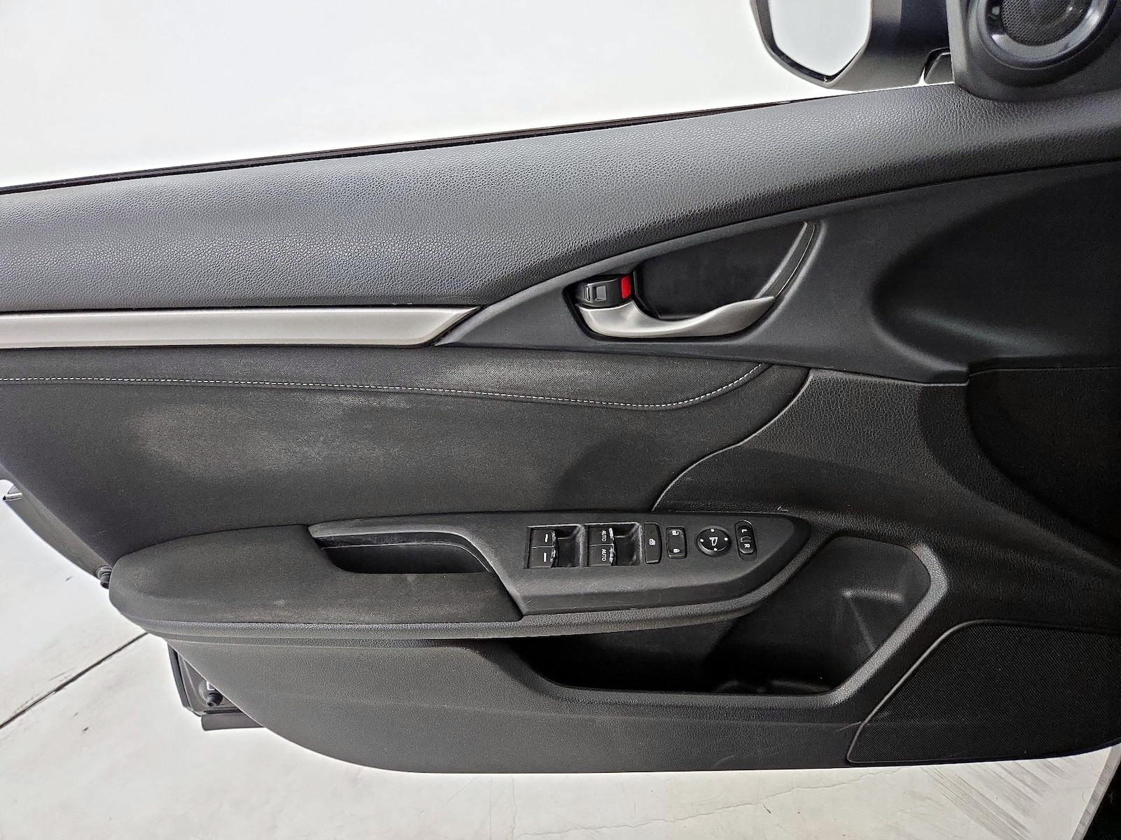 2019 Honda Civic Hatchback EX - Photo 13