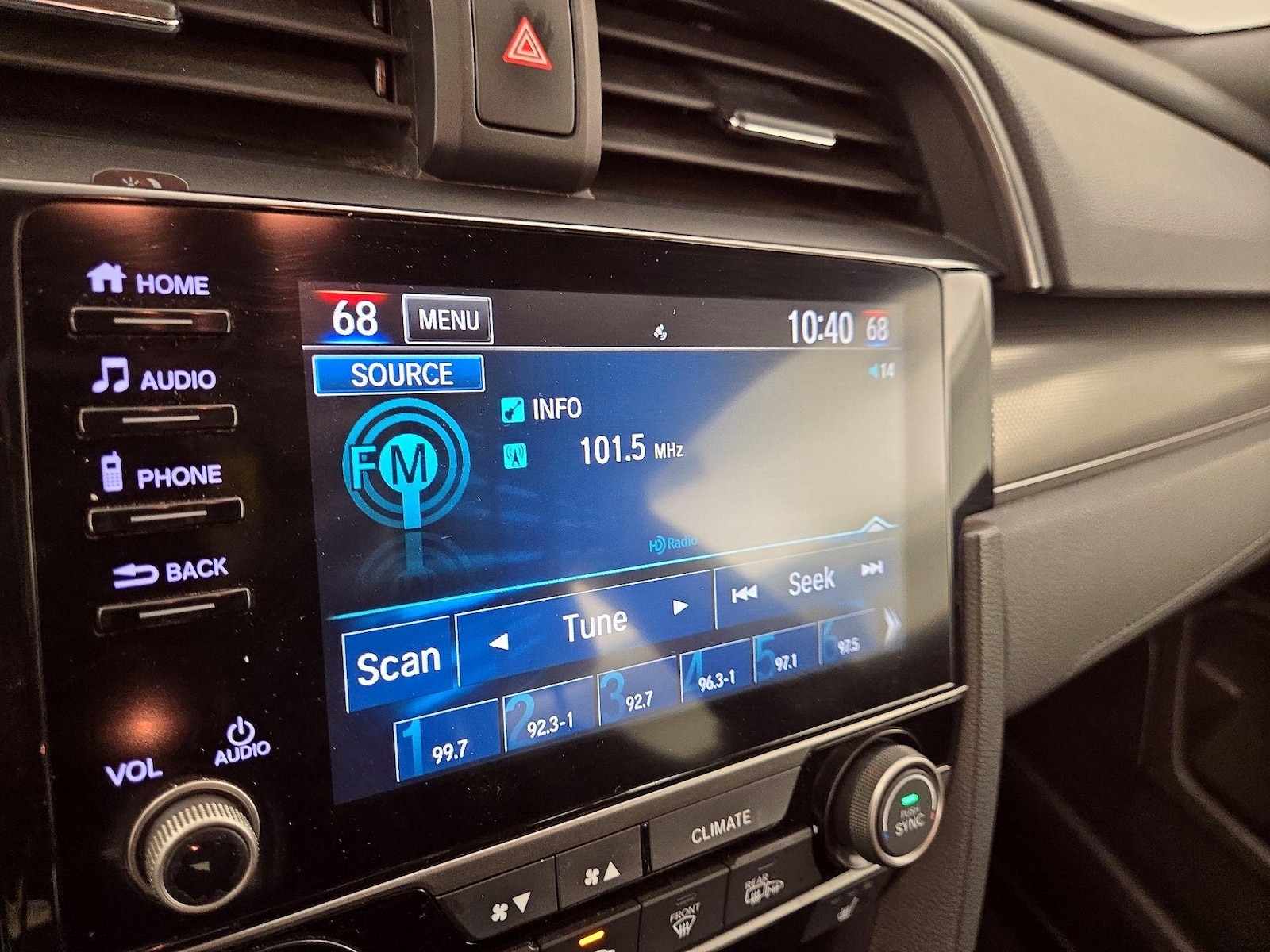 2019 Honda Civic Hatchback EX - Photo 16