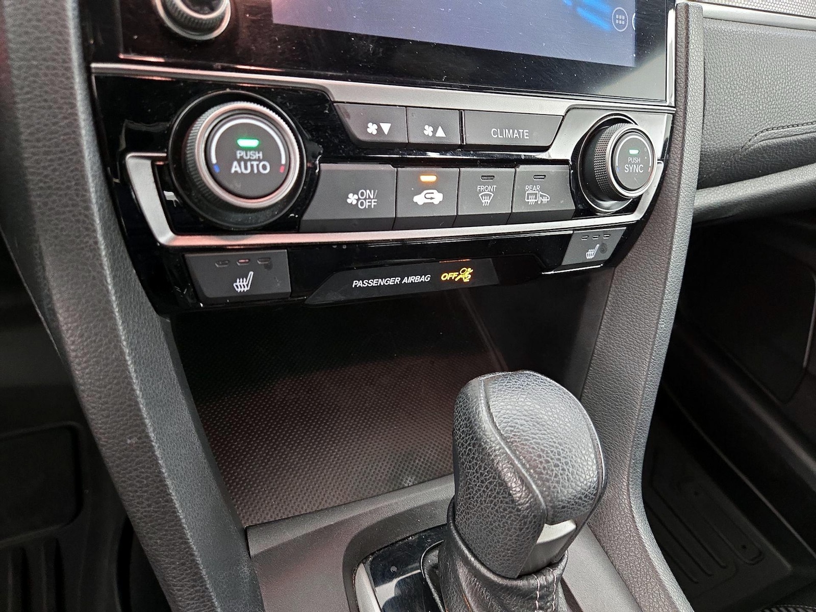 2019 Honda Civic Hatchback EX - Photo 17