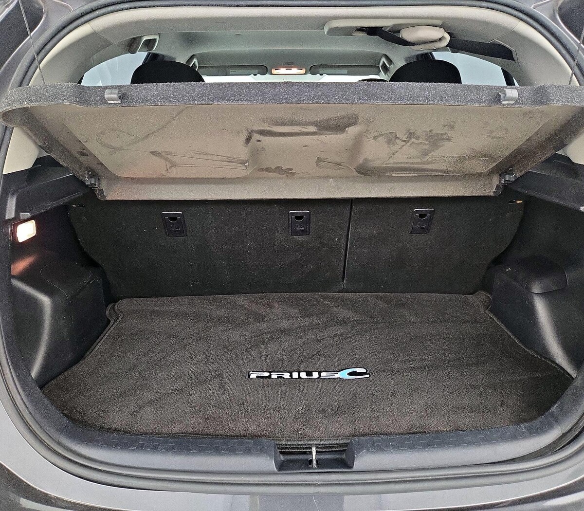 Trunk/Cargo (Seats Up)