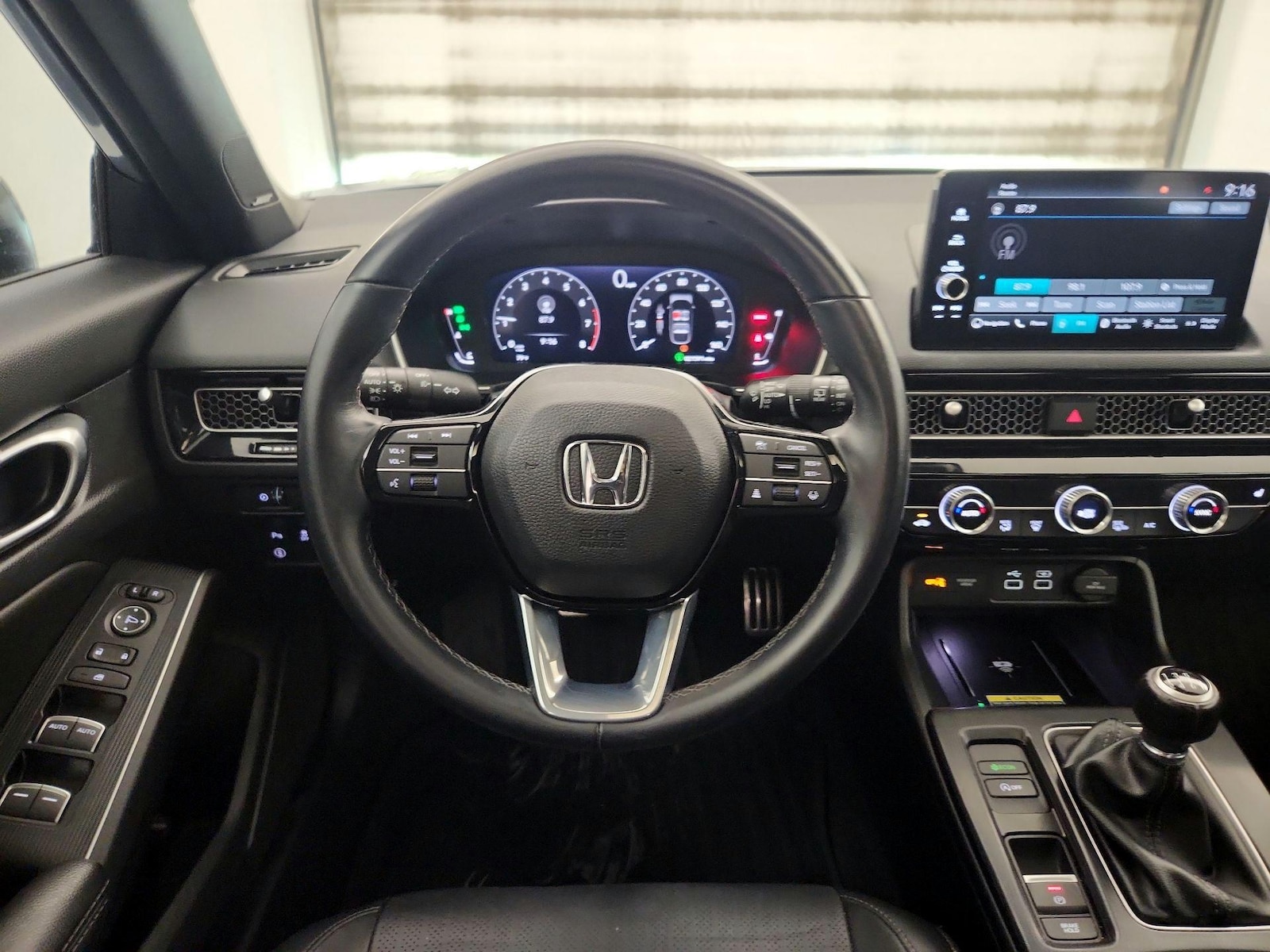 2023 Honda Civic Hatchback Sport Touring - Photo 11