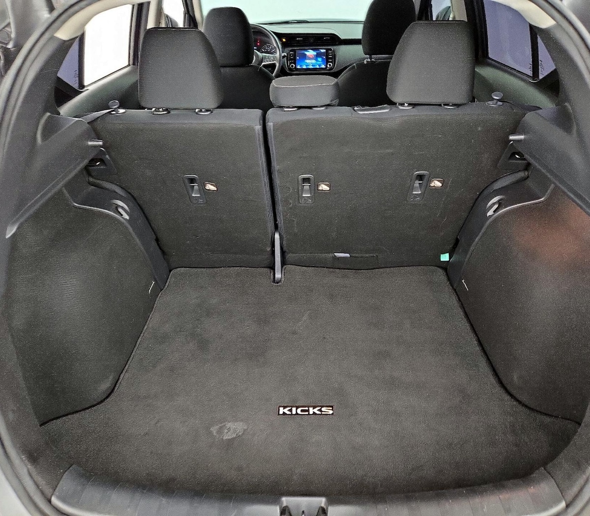 Trunk/Cargo (Seats Up)